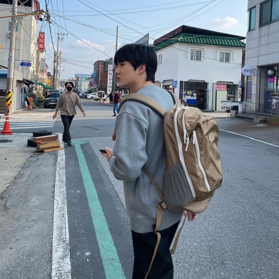 Arc'teryx Mantis 26 Backpack Loamix 착용 스타일