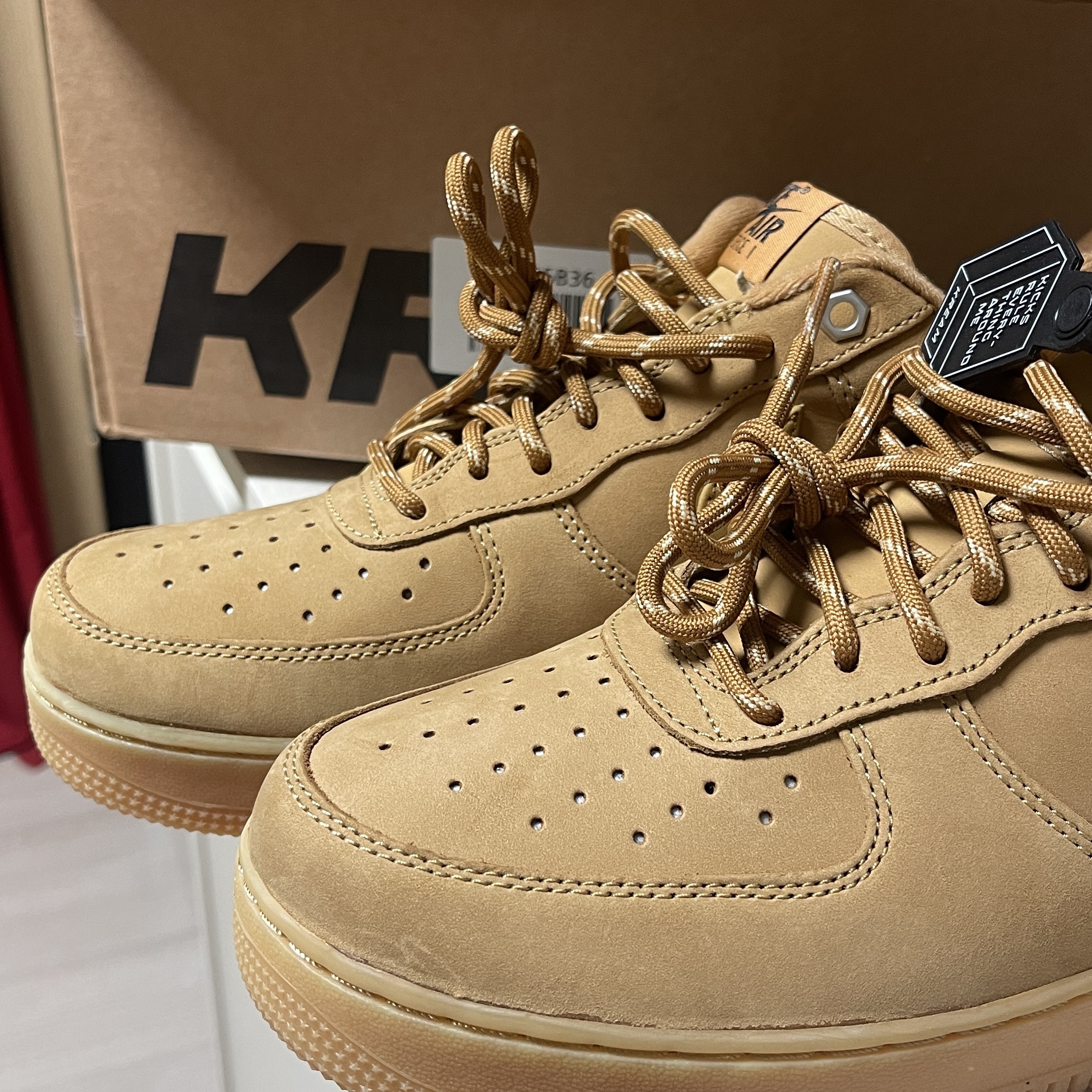 Nike Air Force 1 '07 WB Flax 착용 스타일