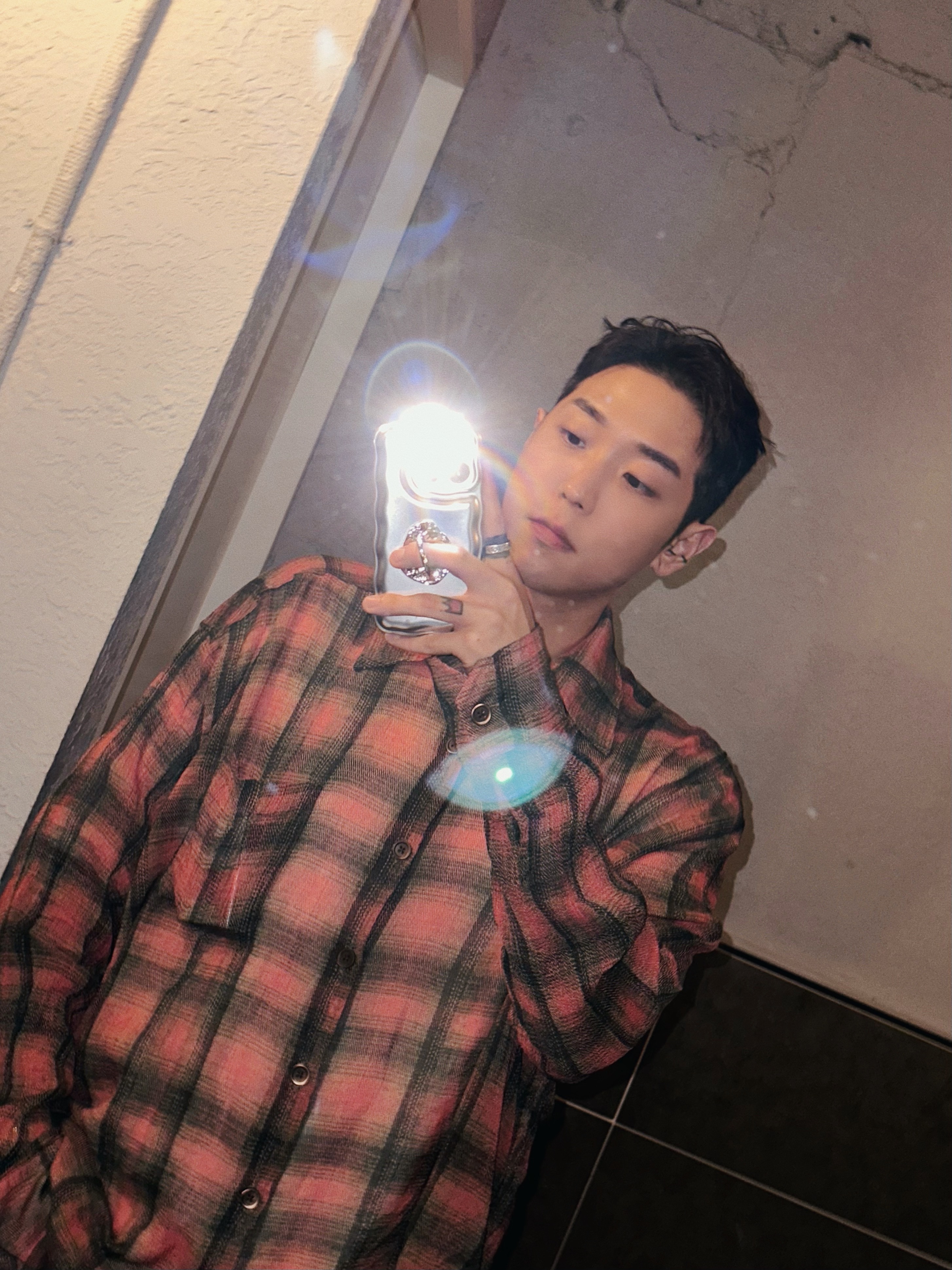 Our Legacy Borrowed Shirt Big Lumbercheck Print 착용 스타일 - 2