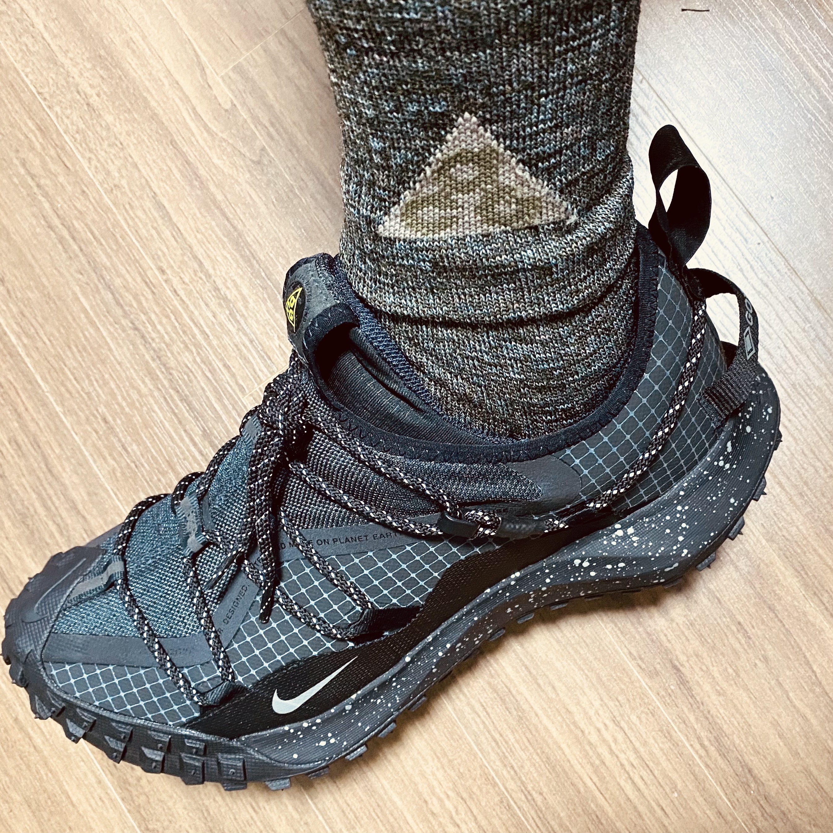 Nike ACG Mountain Fly Low Gore-Tex SE Dark Smoke Grey 착용 스타일