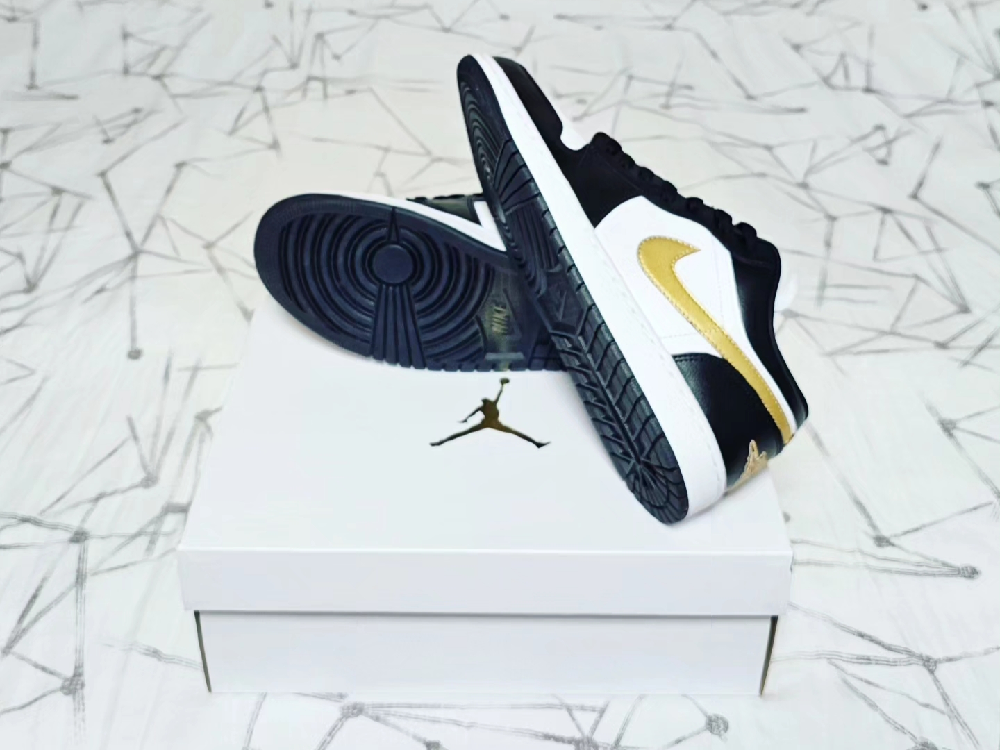 (W) Jordan 1 Low Black and White 착용 스타일 - 4