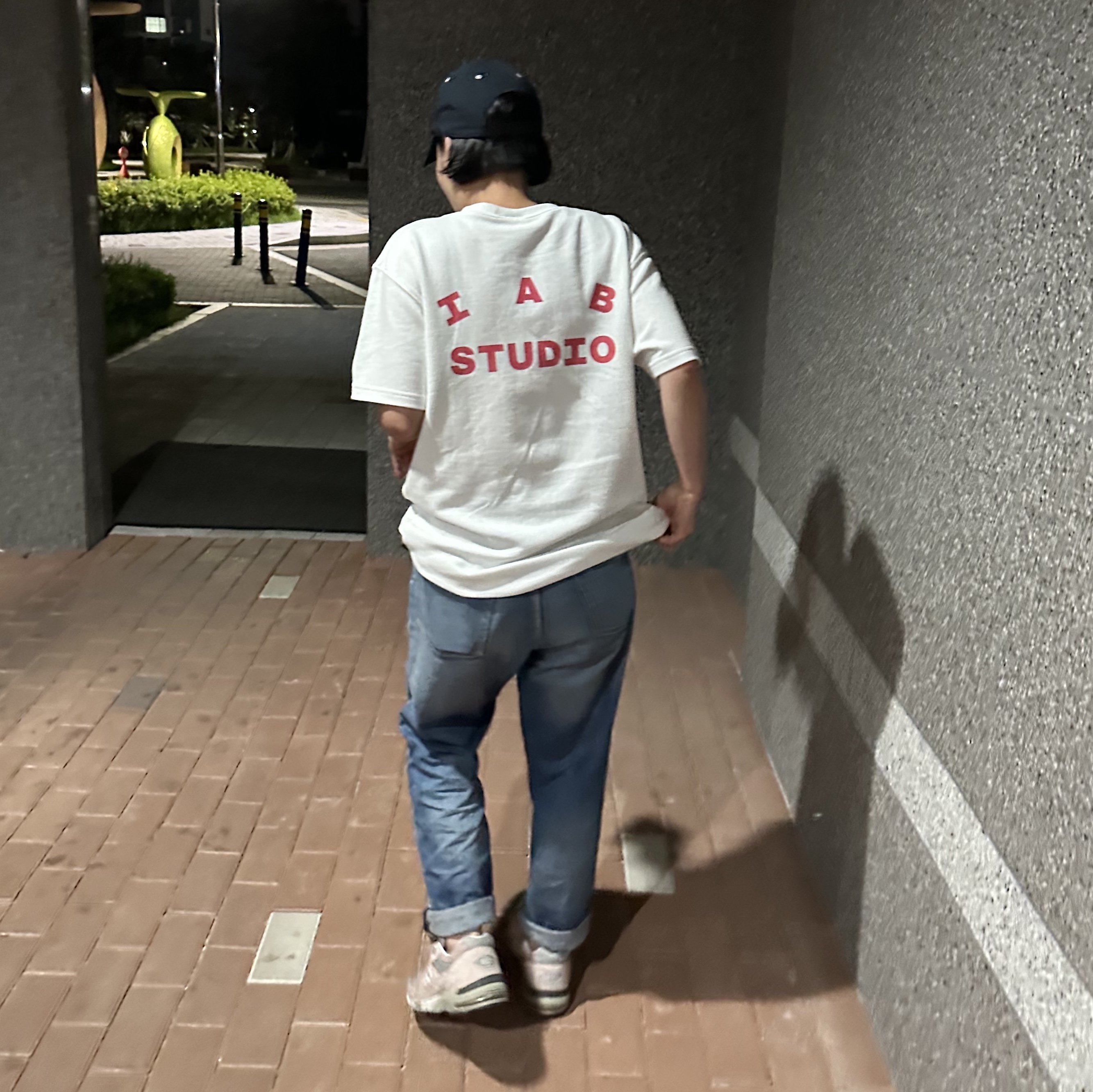 IAB Studio T-Shirt White - The Hyundai Seoul Exclusive 착용 스타일