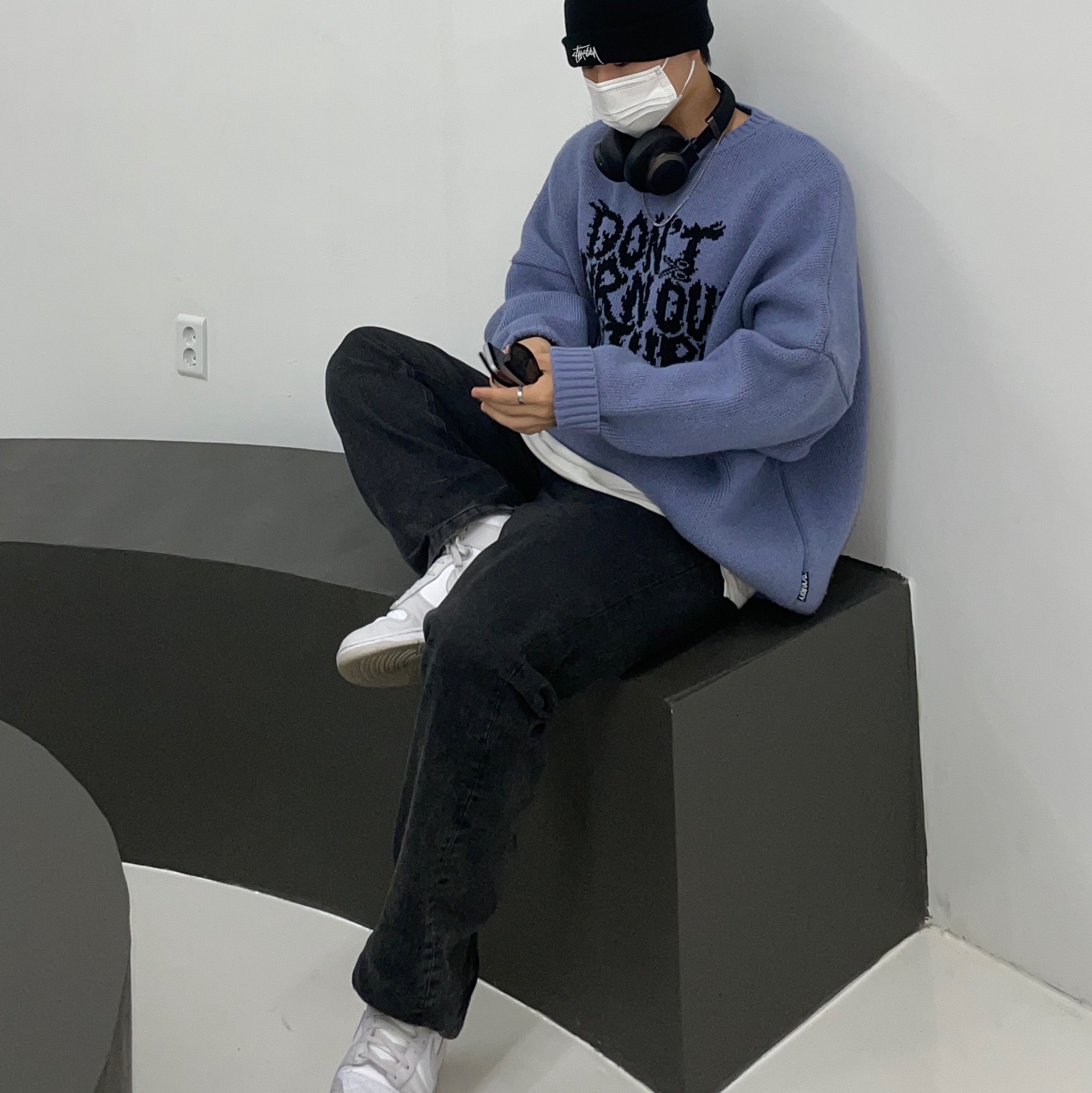 Nike Dunk High Retro Vast Grey, JBL Charge 5 Bluetooth Speaker Black (Korean Ver.) 착용 스타일
