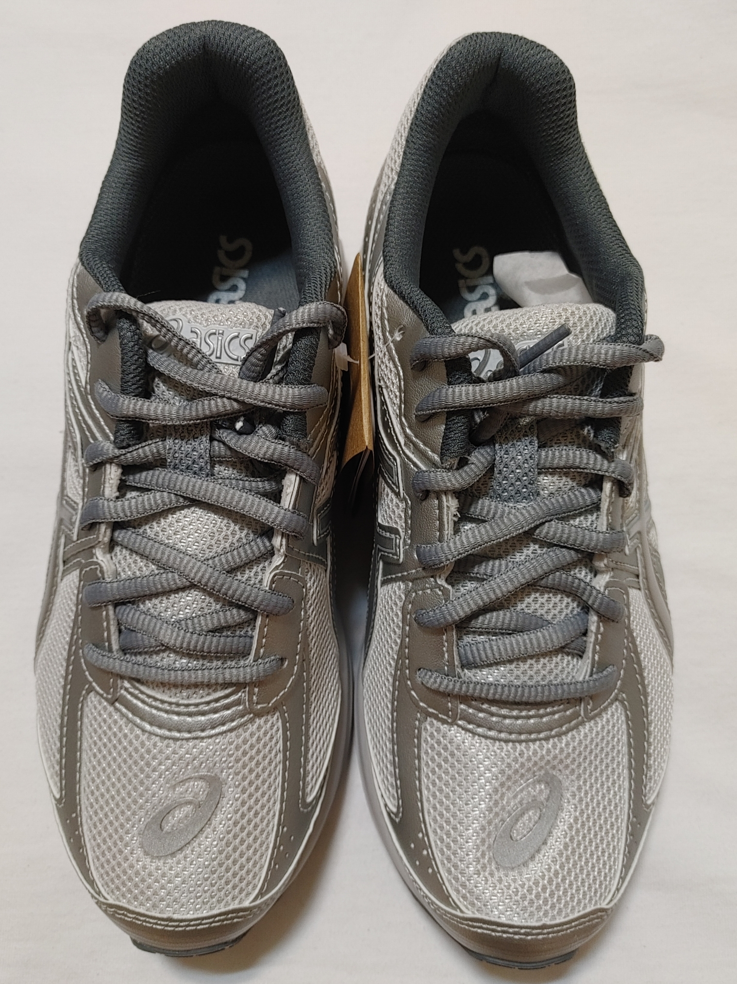 Asics Jog 100 S SMU Glacier Grey Pure Silver - 2E Wide 착용 스타일