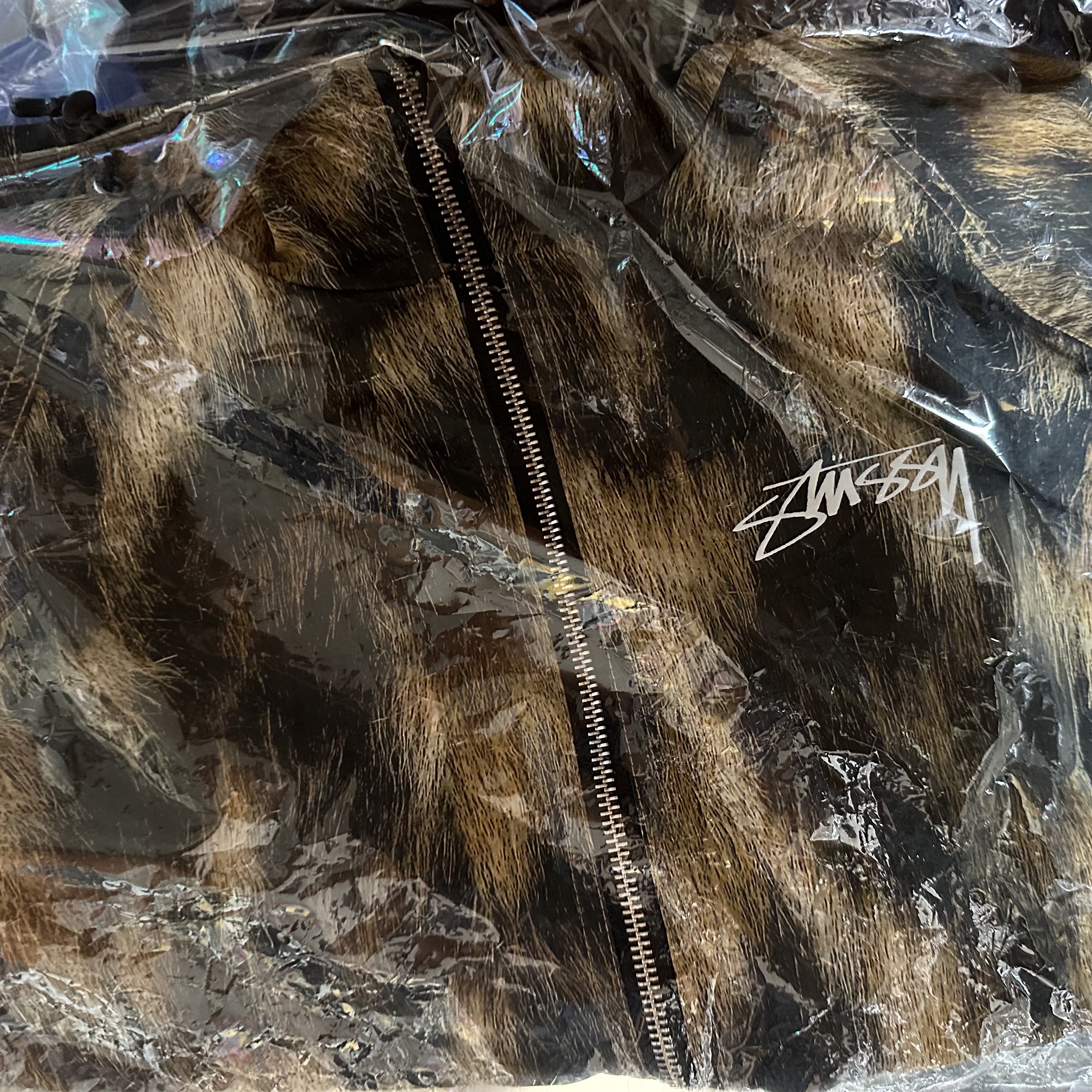 Stussy Fur Print Beach Shell Jacket Brown 착용 스타일 - 2