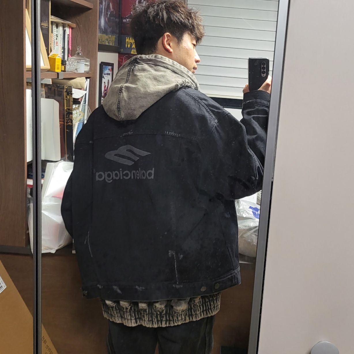 Balenciaga 3B Sports Icon Large Fit Japanese Denim Jacket Black 착용 스타일 - 3