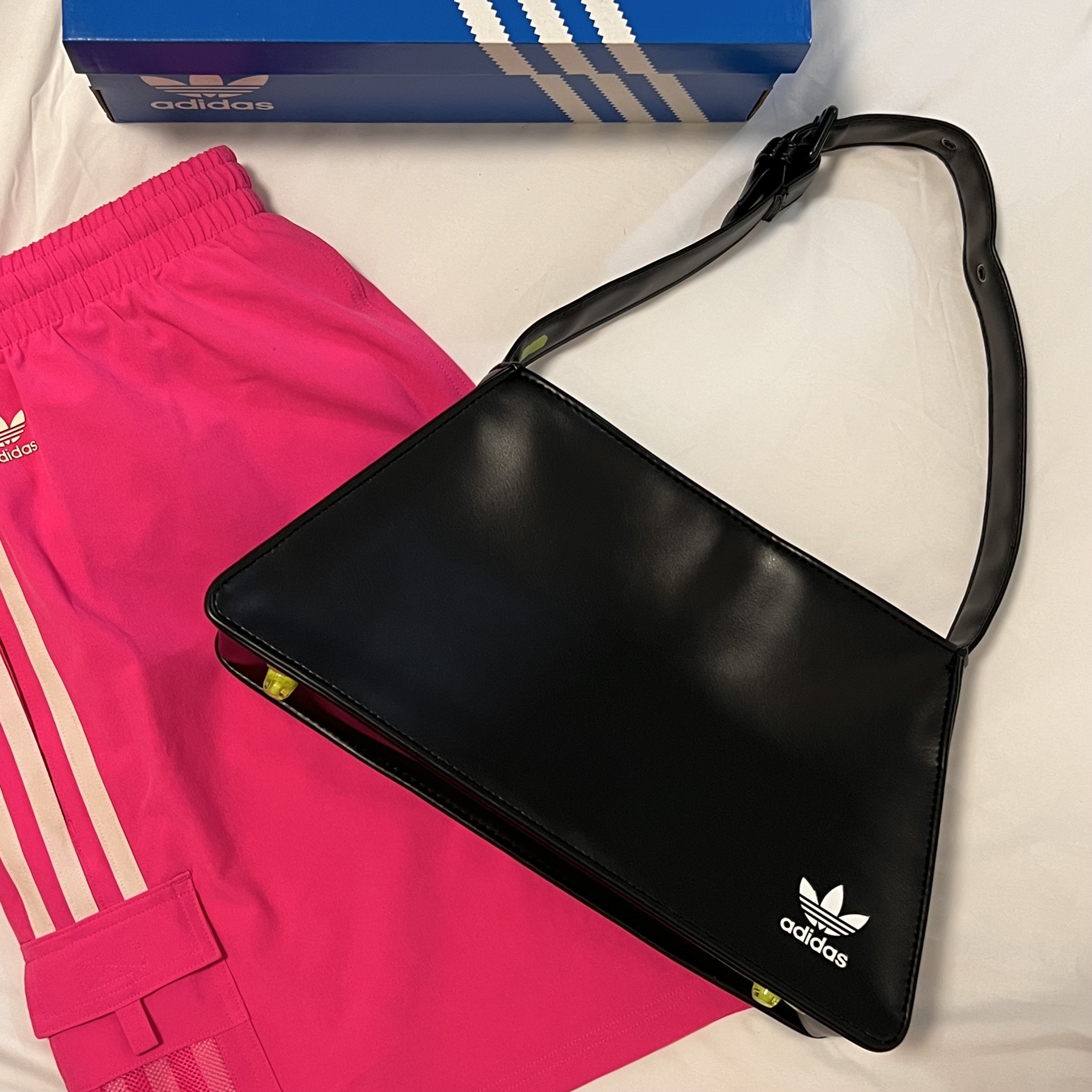 Adidas x Kseniaschnaider Mini Airliner Bag Black 착용 스타일 - 1