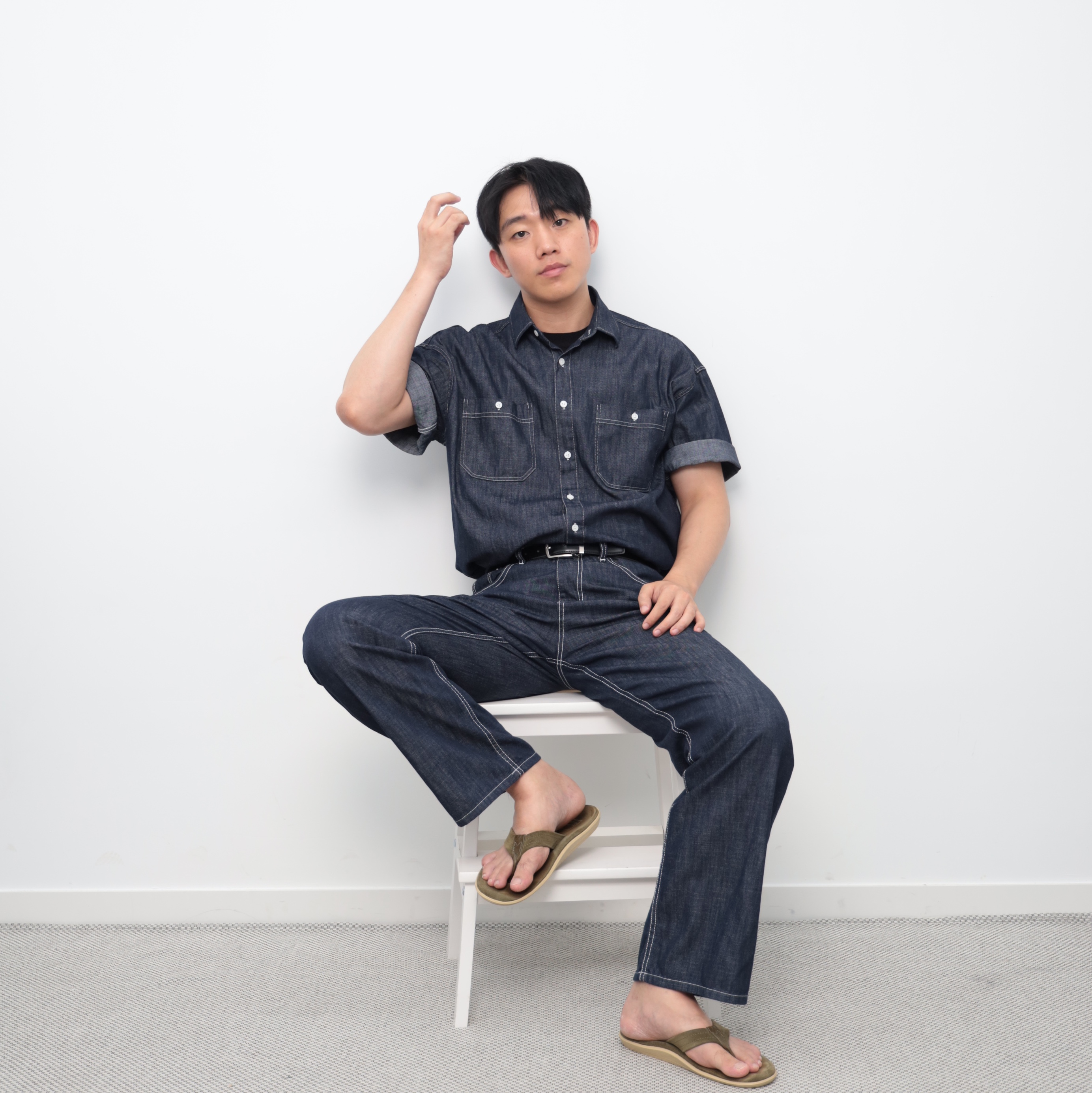 Island Slipper Classic Ultimate Suede Army Green Olive 착용 스타일 - 1