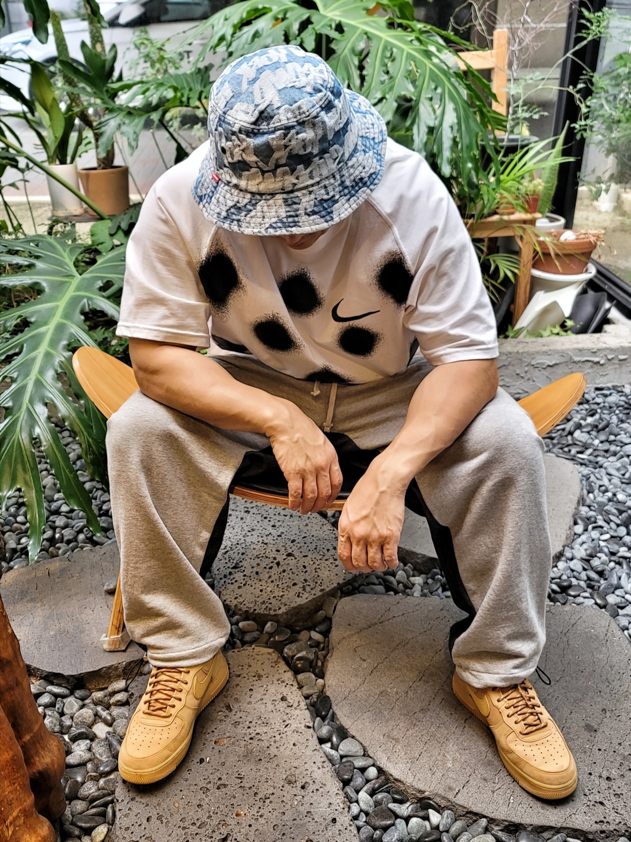 Nike Air Force 1 High '07 LV8 WB Flax, Nike x Off-White NRG Short Sleeve T-Shirt White 착용 스타일