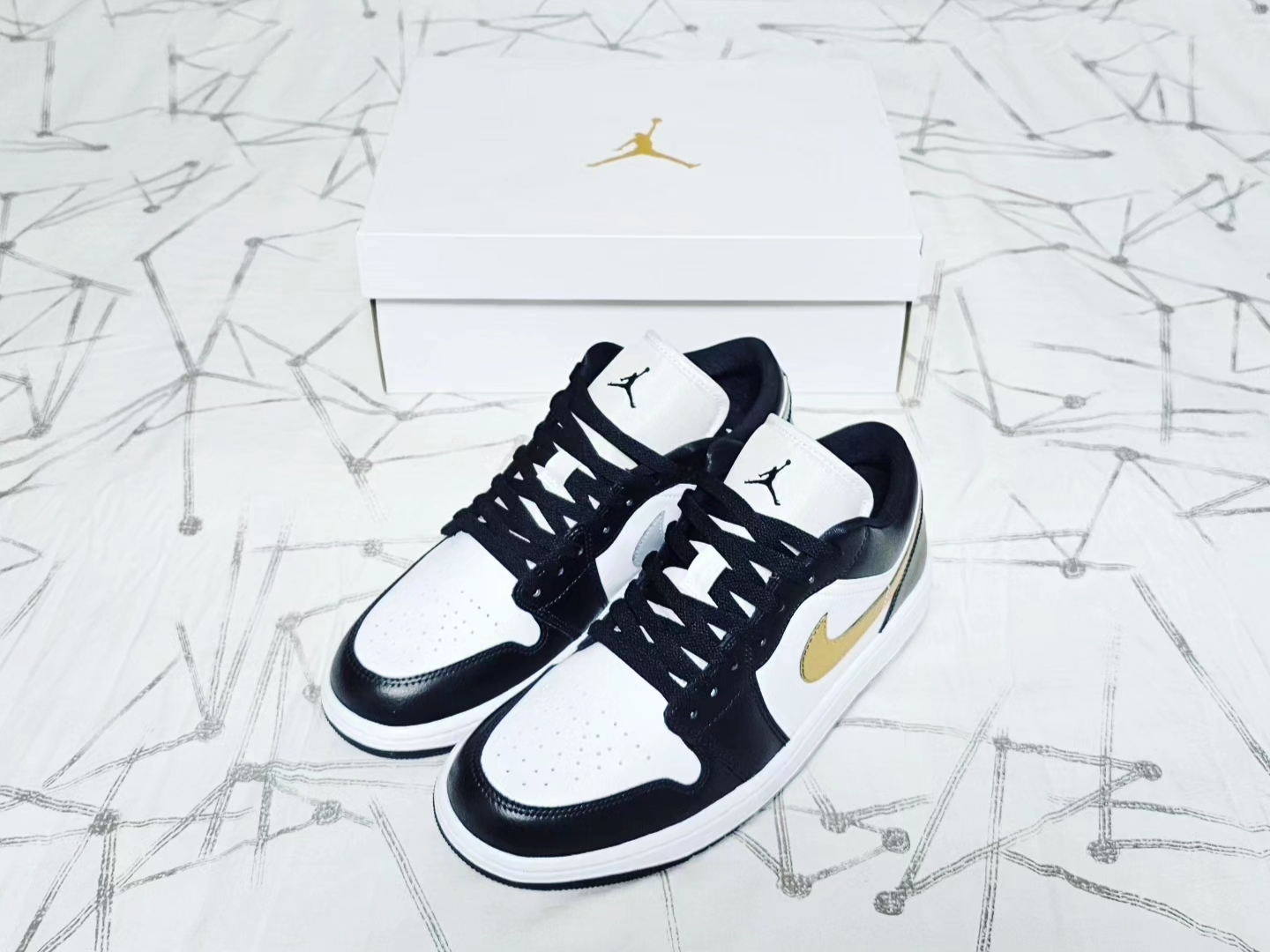 (W) Jordan 1 Low Black and White 착용 스타일 - 1