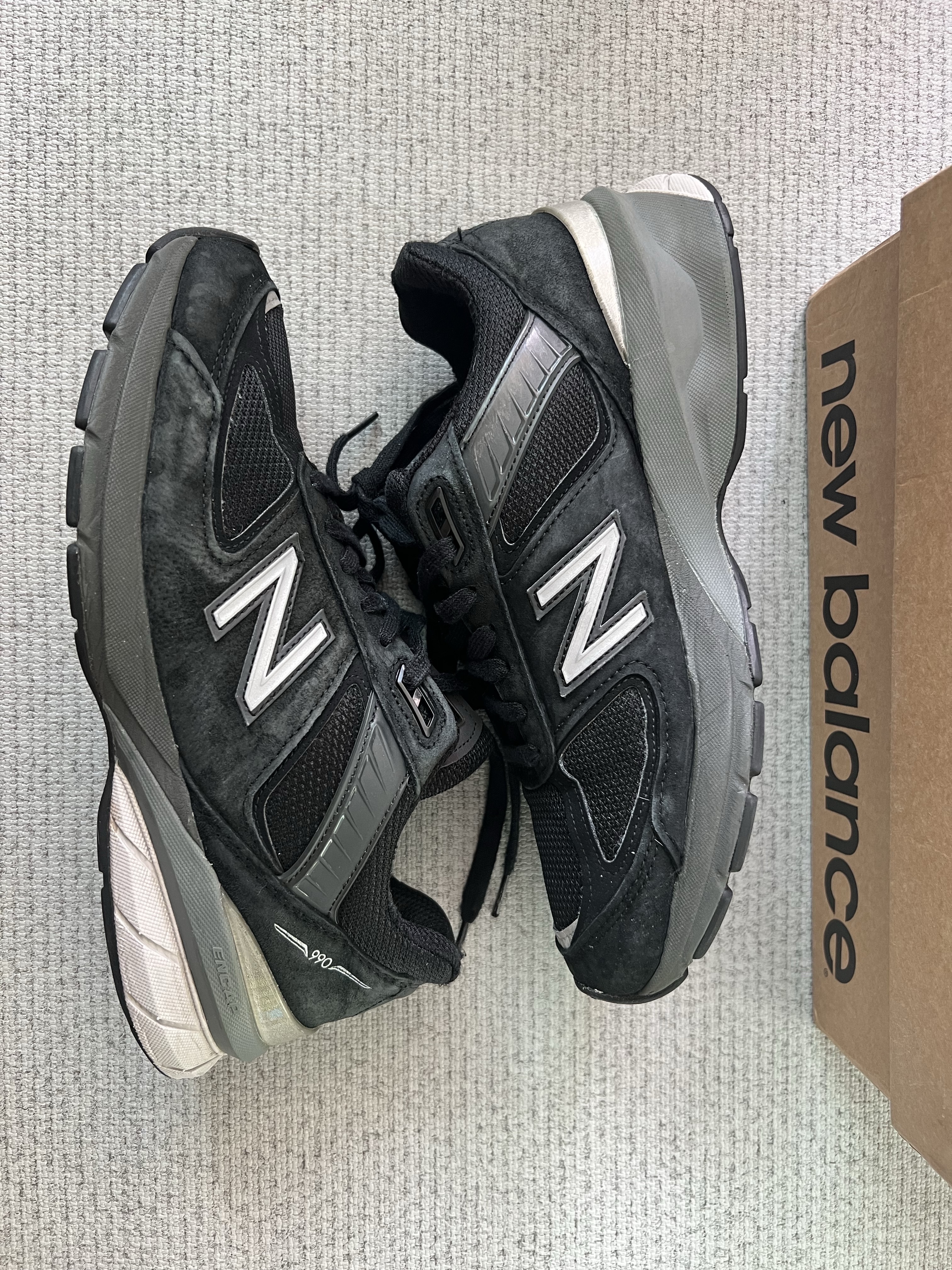 New Balance 990v5 Made in USA Black - D Standard 착용 스타일
