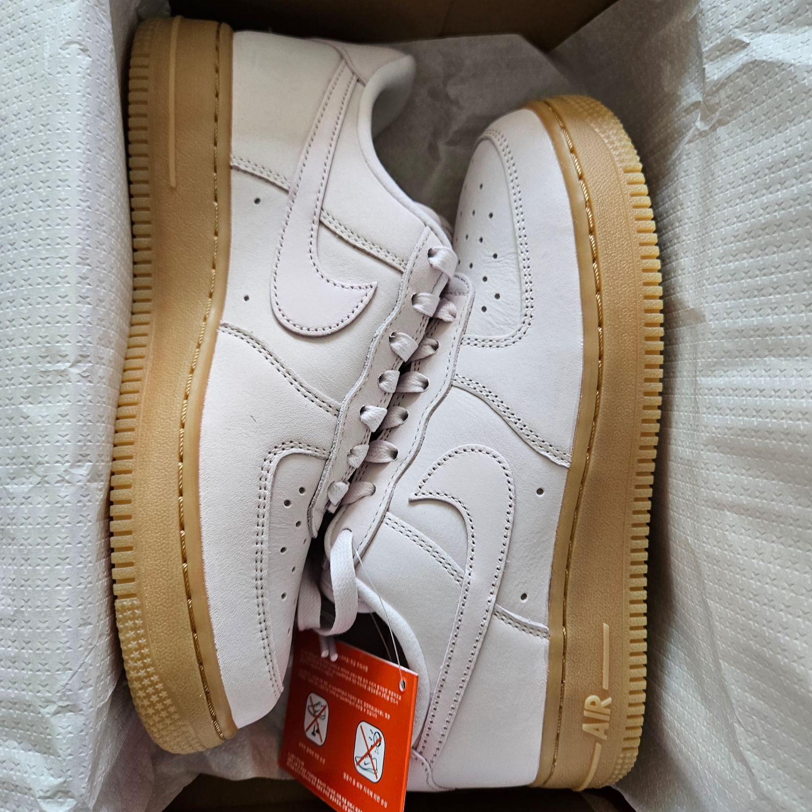 (W) Nike Air Force 1 PRM MF Pearl Pink 착용 스타일 - 2