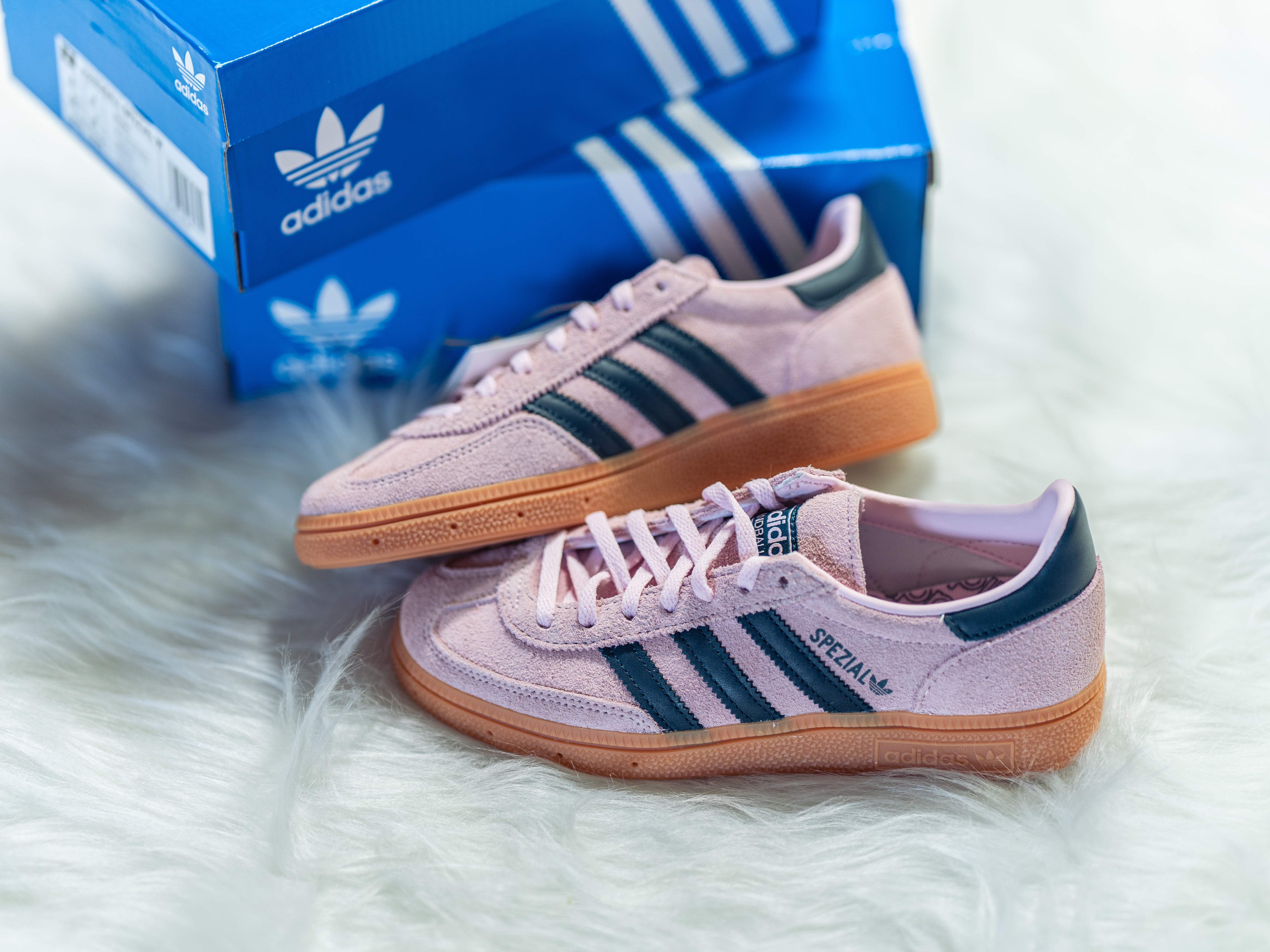 (W) Adidas Spezial Handball Clear Pink 착용 스타일 - 1