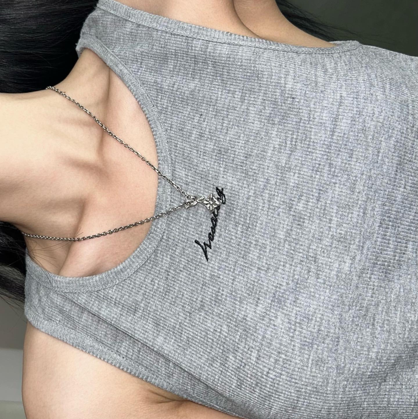 Scudo Vintage Cube Drop Necklace 착용 스타일 - 4