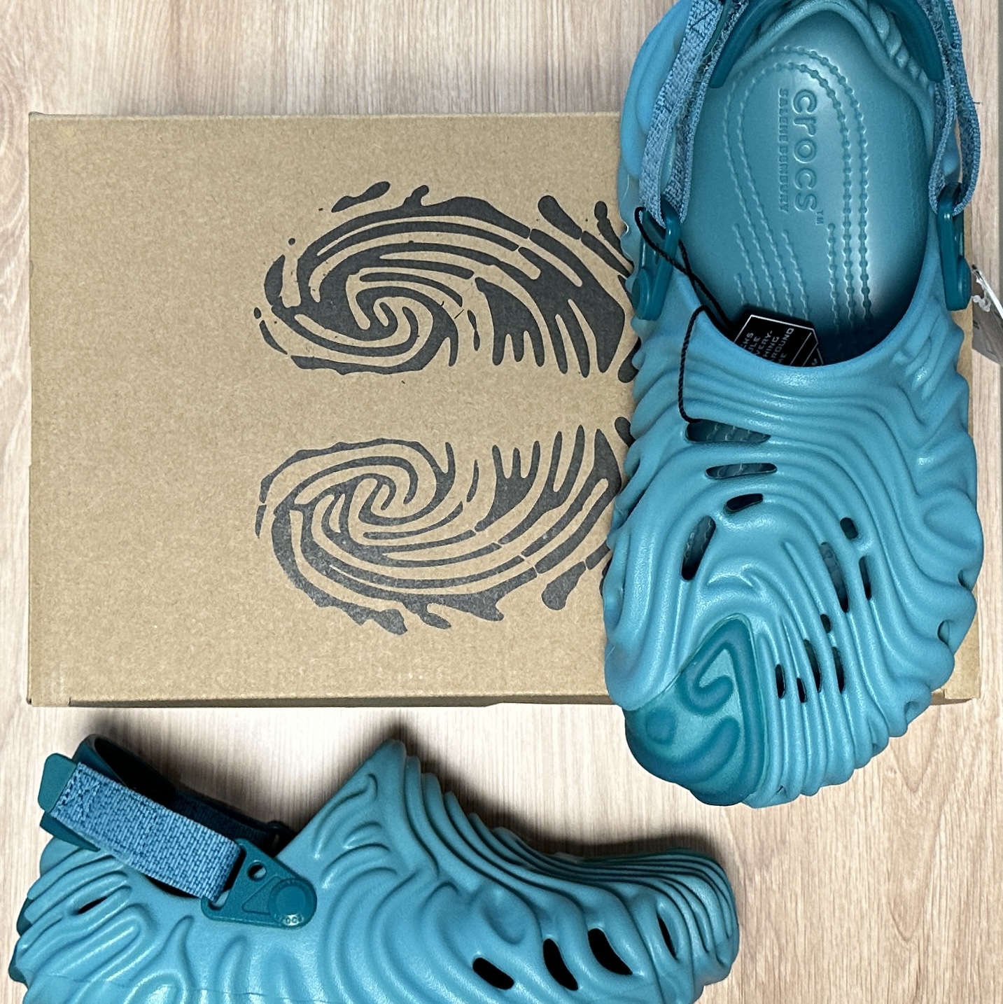Crocs x Salehe Bembury Pollex Clog Tide 착용 스타일
