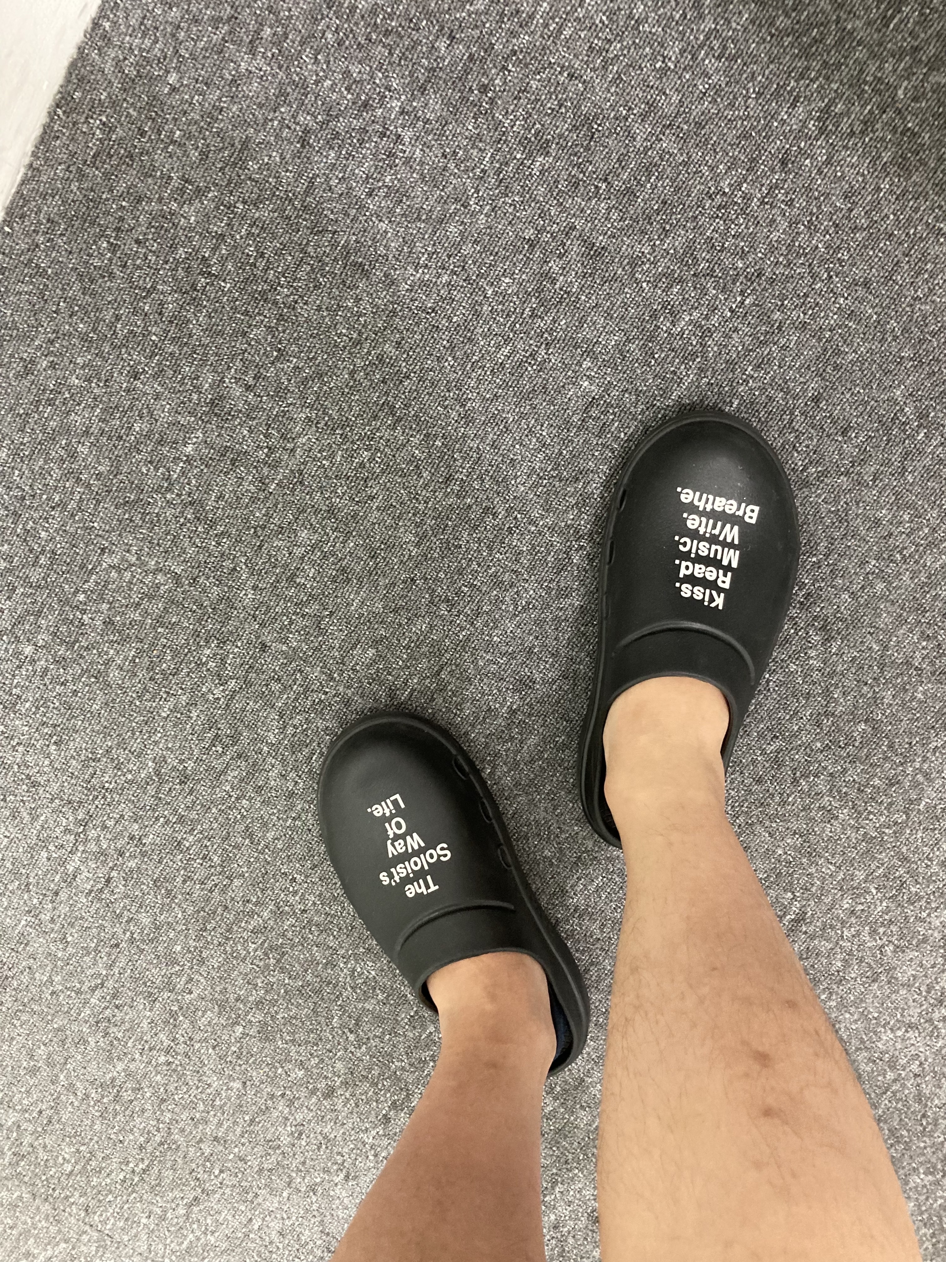 Oofos x Takahiromiyashita The Soloist The Soloist's Way Of Life Clog Black White 착용 스타일