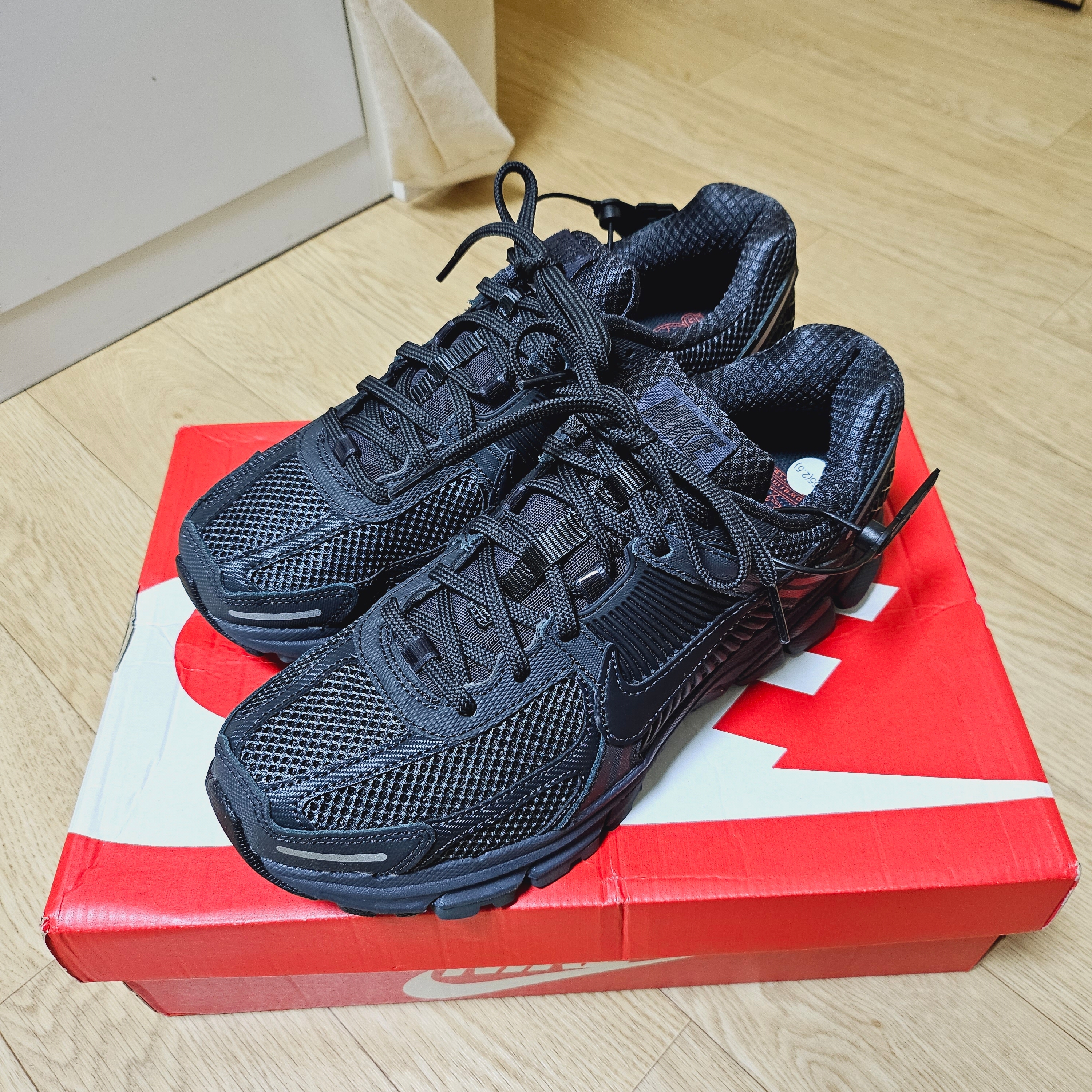 Nike Zoom Vomero 5 SP Anthracite 2023 착용 스타일