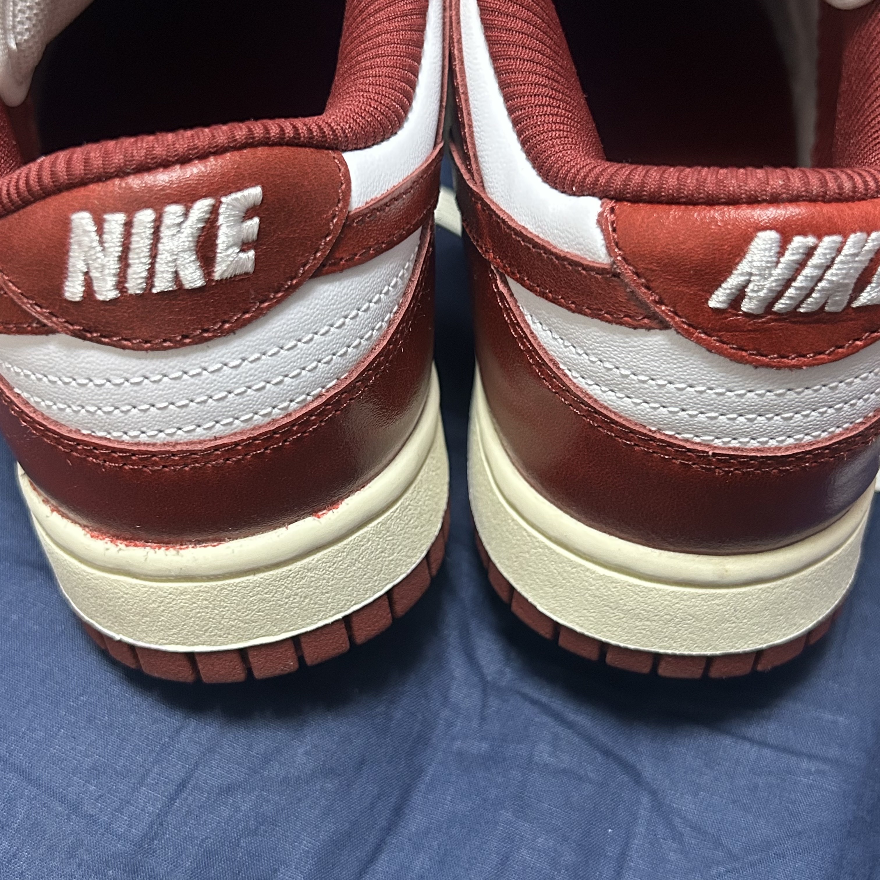 (W) Nike Dunk Low Retro PRM Team Red and White 착용 스타일 - 2
