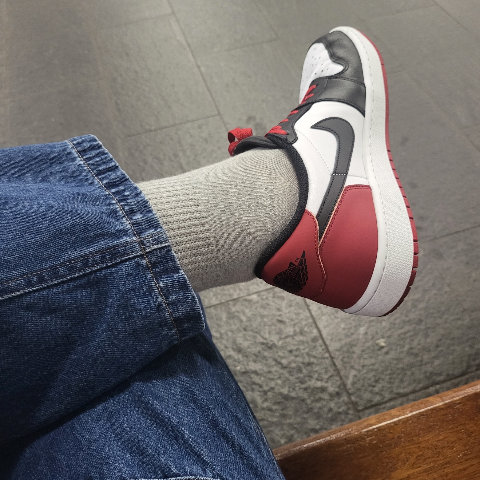 Jordan 1 Retro Low OG Black Toe 착용 스타일