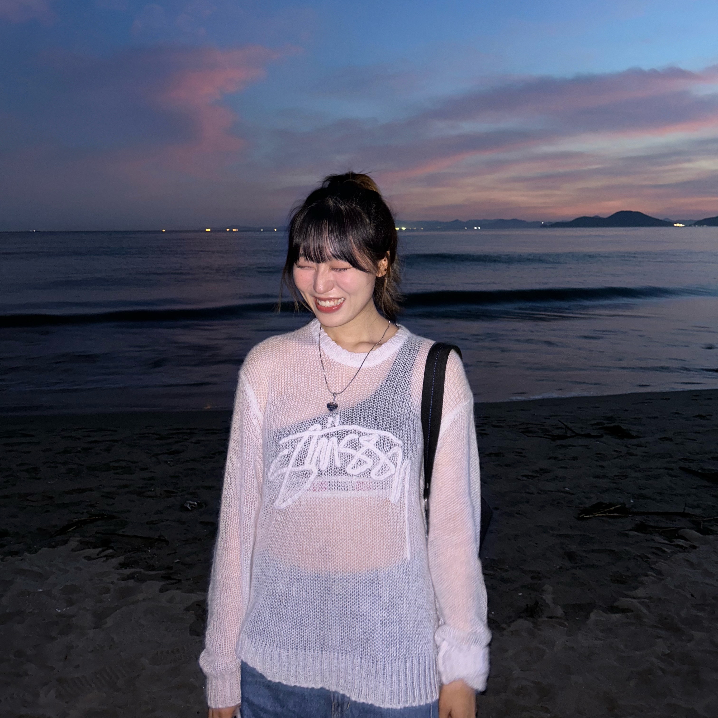 Stussy Loose Knit Logo Sweater Bone, Ader Error x Zara Shoulder Bag Black 착용 스타일 - 2