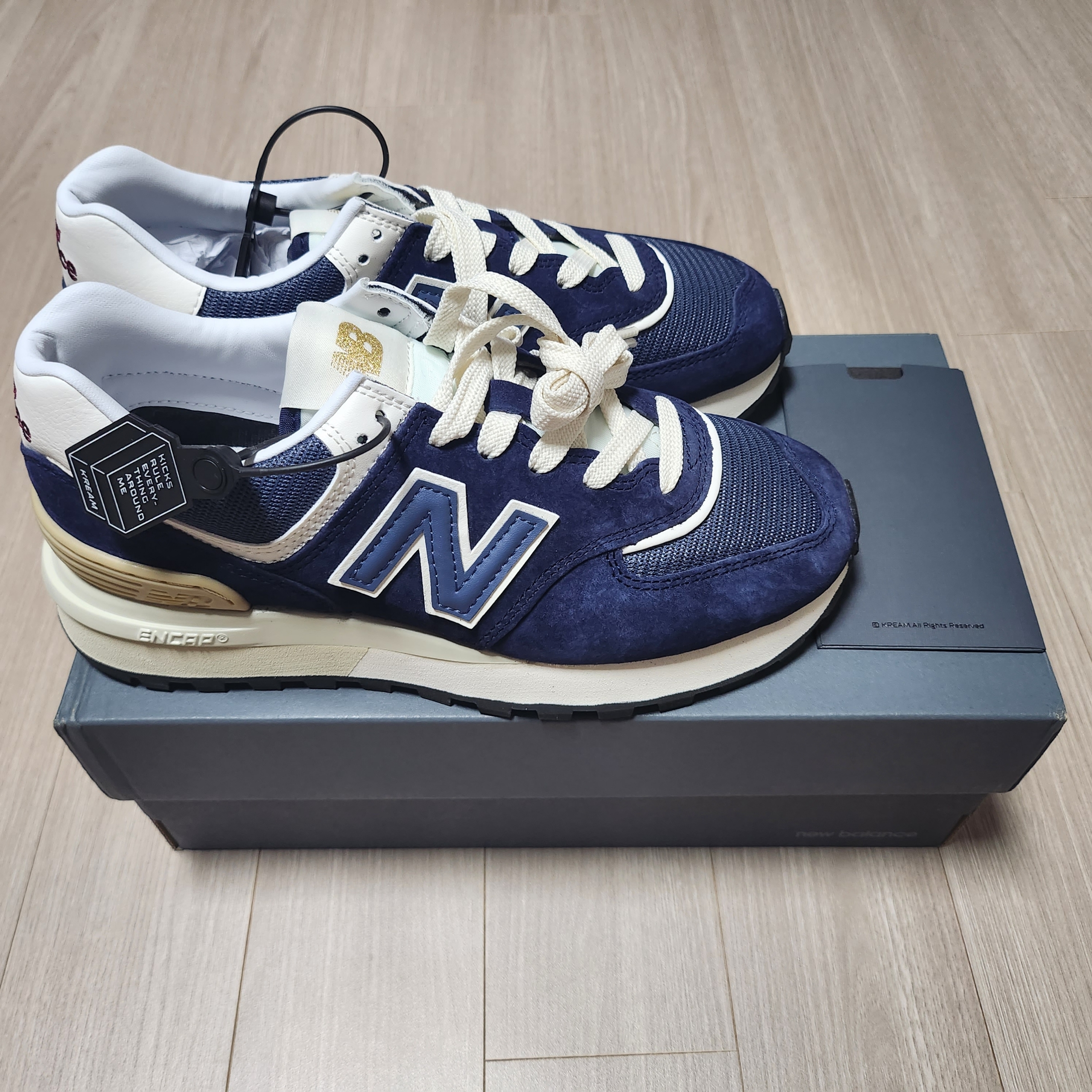 New Balance 574 Legacy Navy 착용 스타일