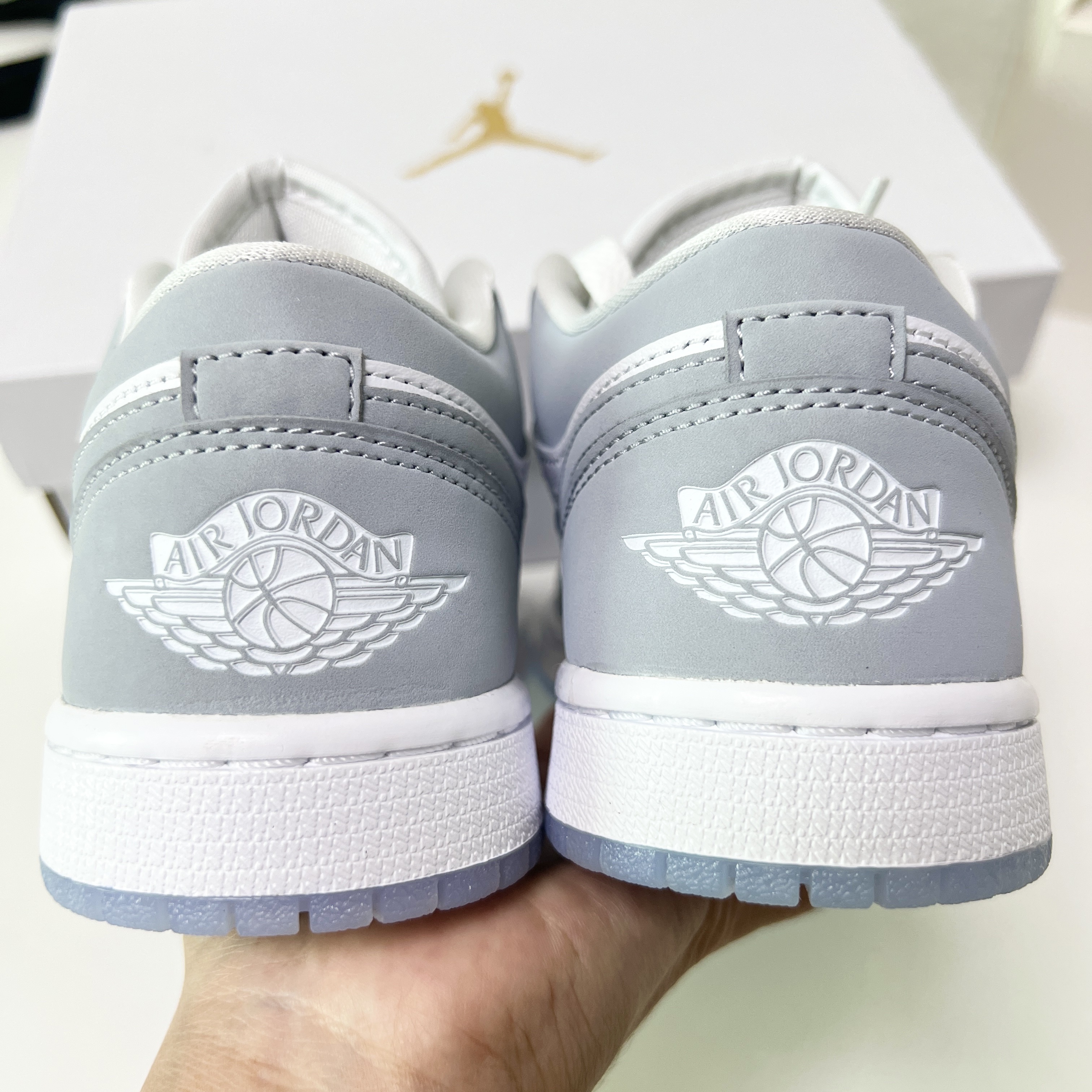 (W) Jordan 1 Low White Wolf Grey 착용 스타일 - 3