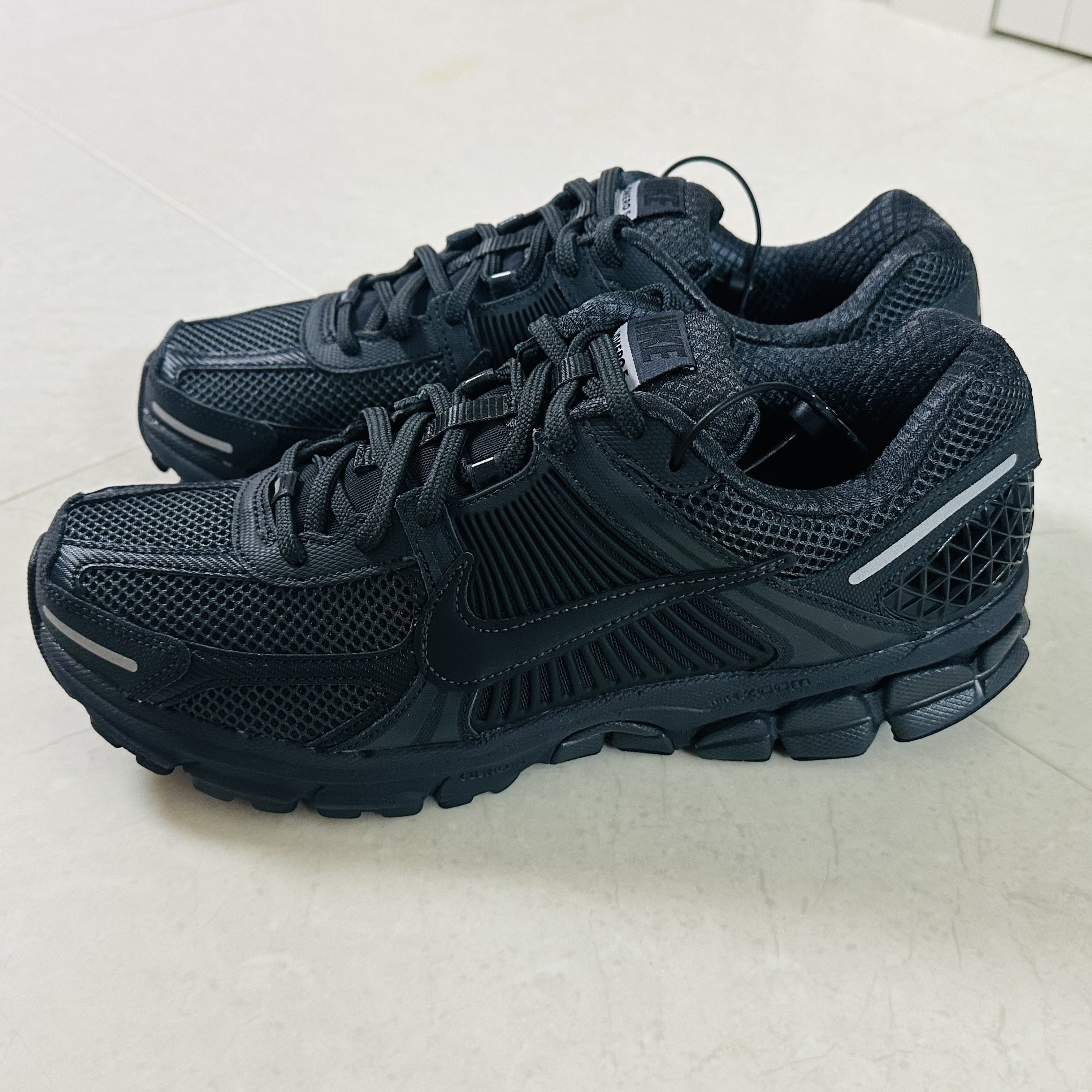 Nike Zoom Vomero 5 SP Anthracite 2023 착용 스타일 - 2
