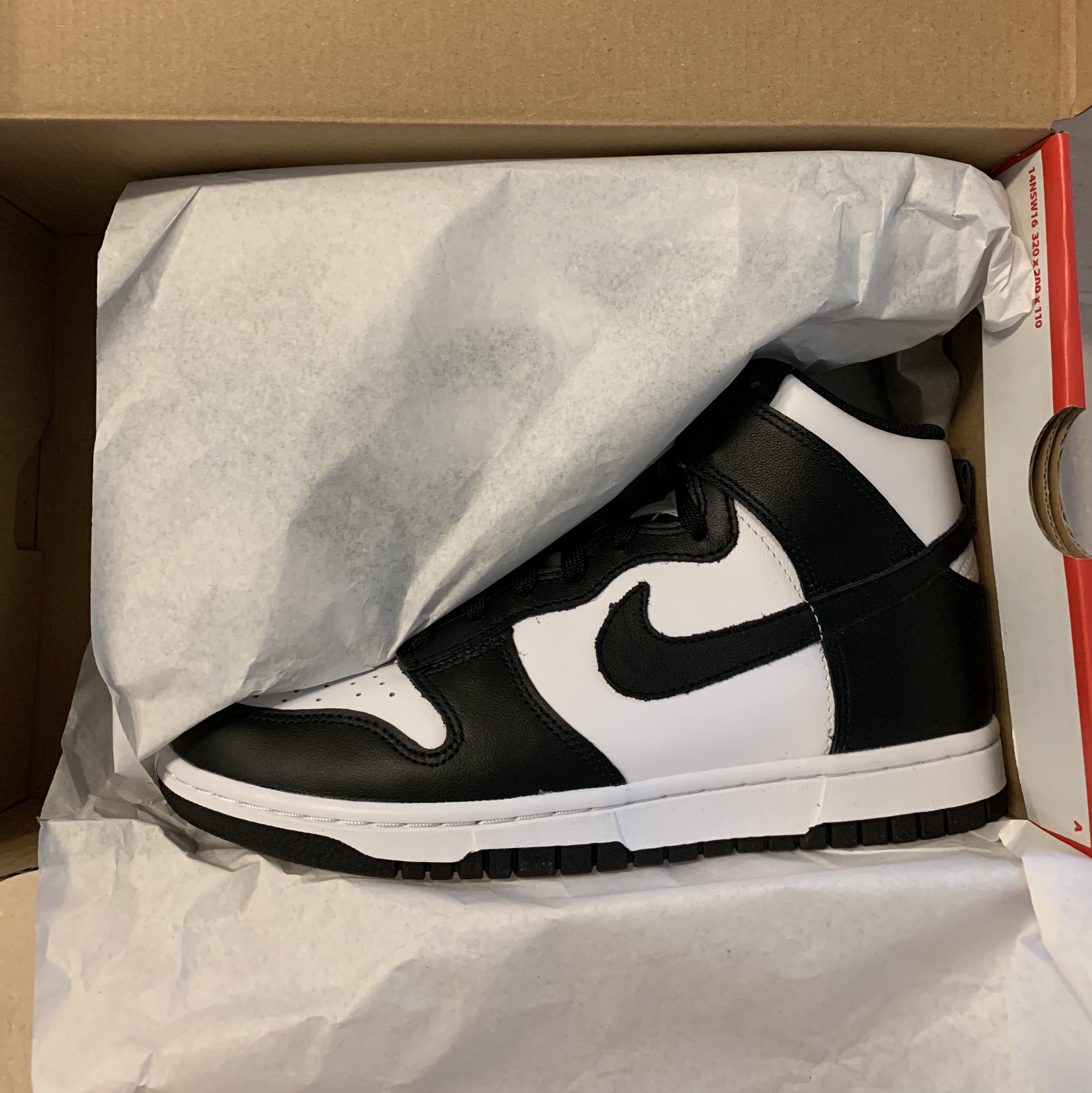 (W) Nike Dunk High Black and White 착용 스타일