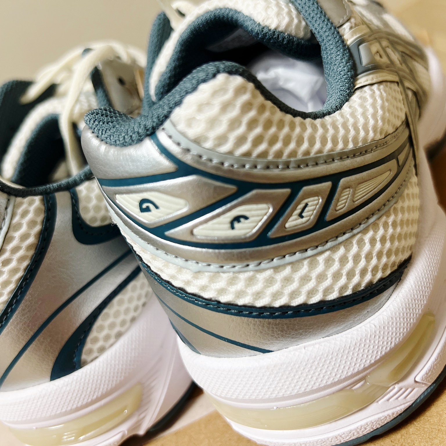 Asics Gel-1130 Cream Ironclad 착용 스타일 - 3