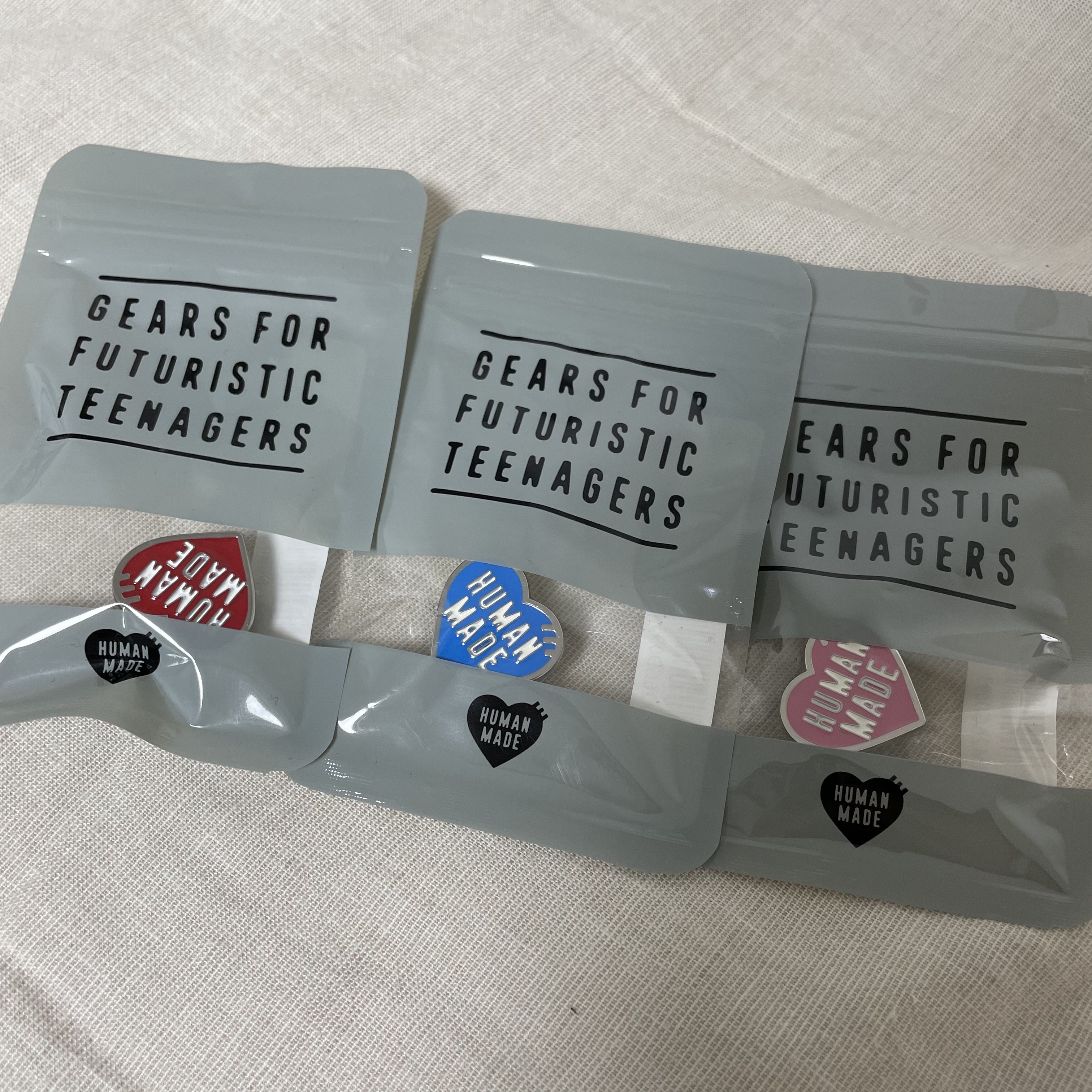 Human Made Heart Pin Red, Human Made Heart Pin Pink 착용 스타일