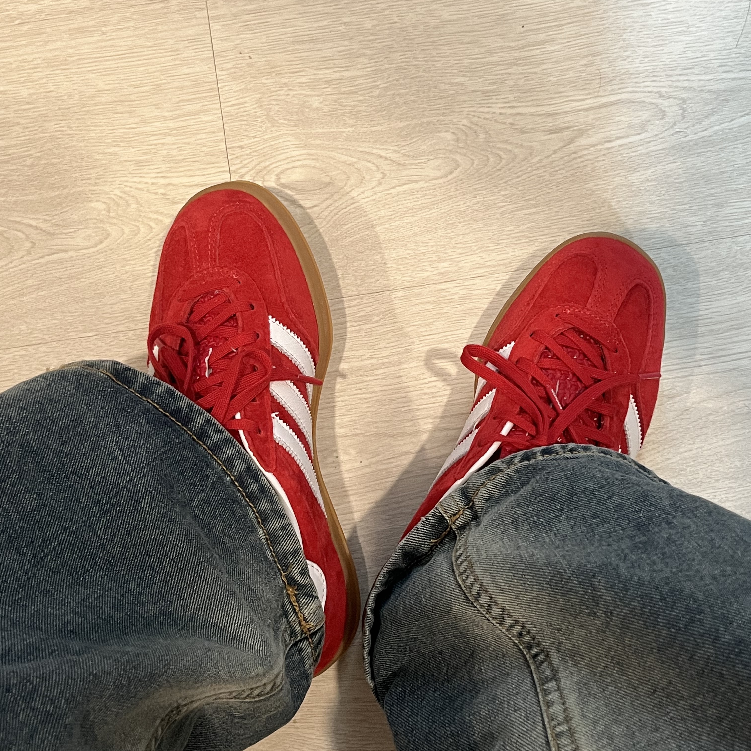Adidas Gazelle Indoor Scarlet 착용 스타일