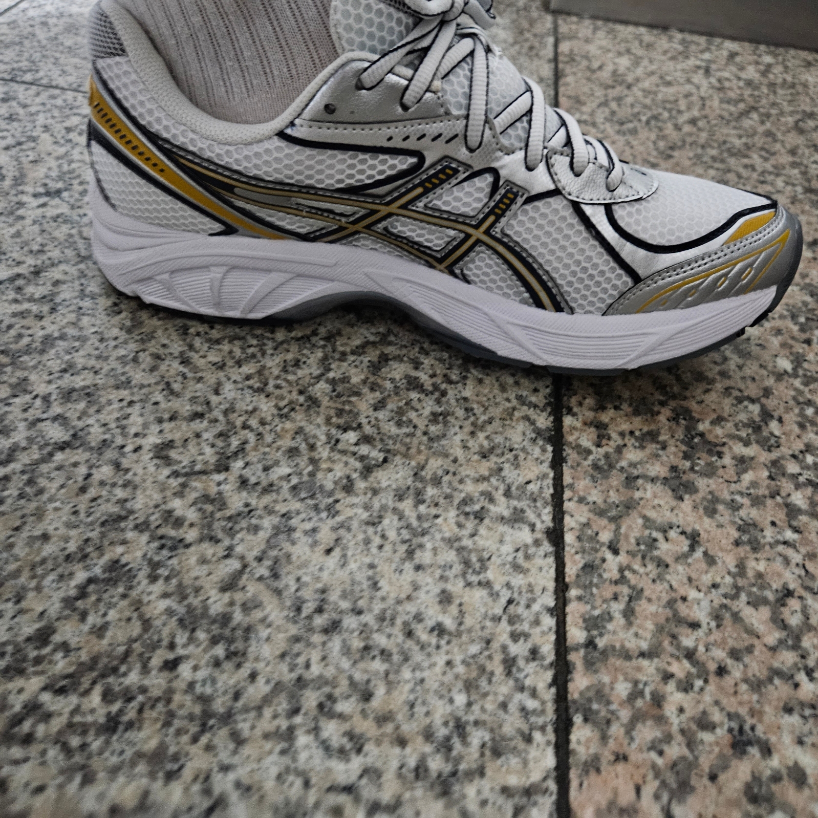 Asics GT-2160 White Pure Silver 착용 스타일 - 1