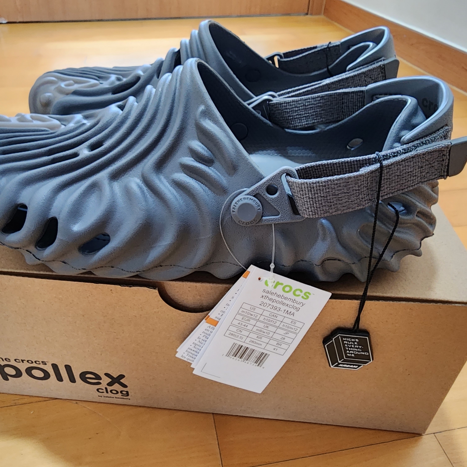 Crocs x Salehe Bembury Pollex Clog Niagara 착용 스타일