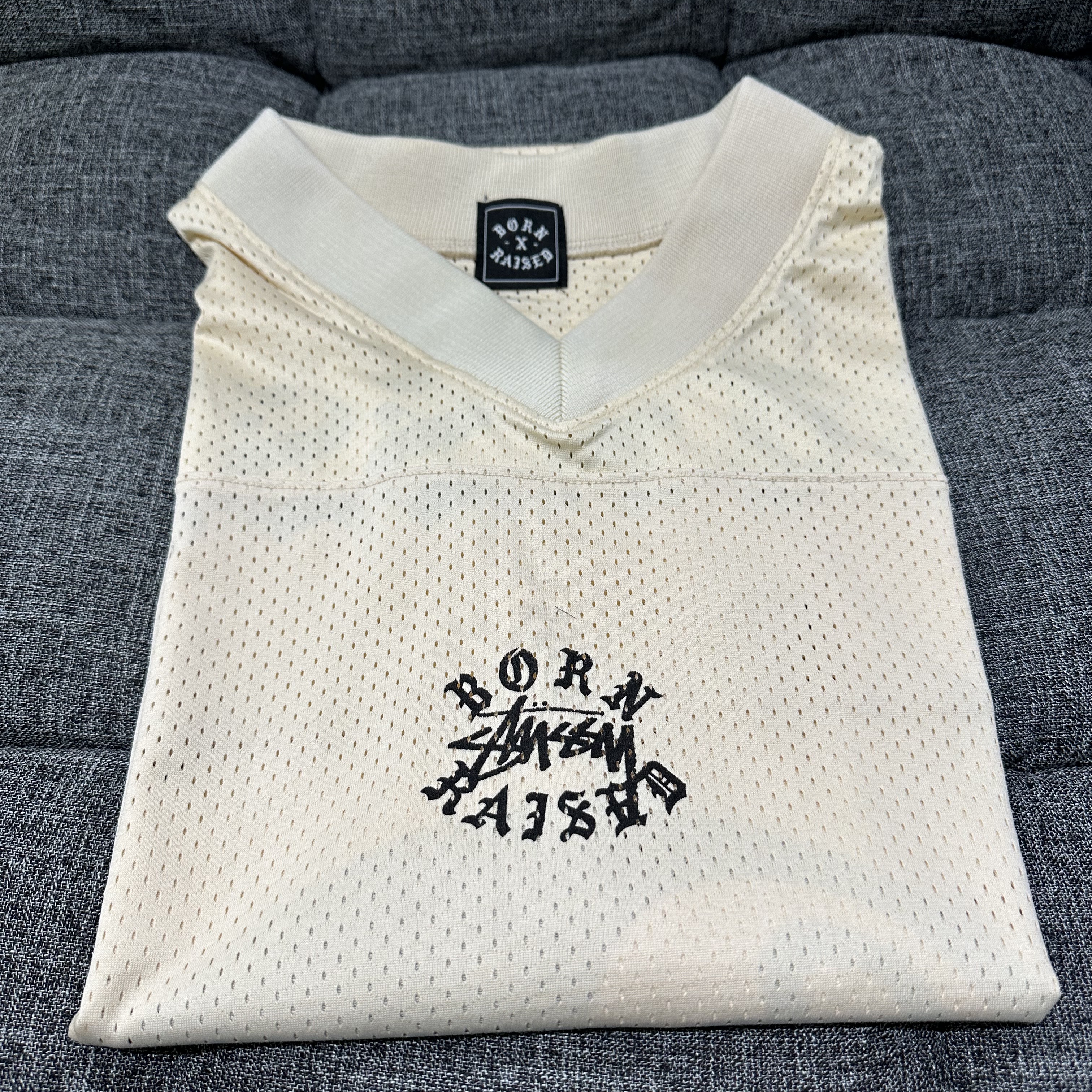 Stussy x Born X Raised Cookies & Cream Football Jersey Cream 착용 스타일 - 2