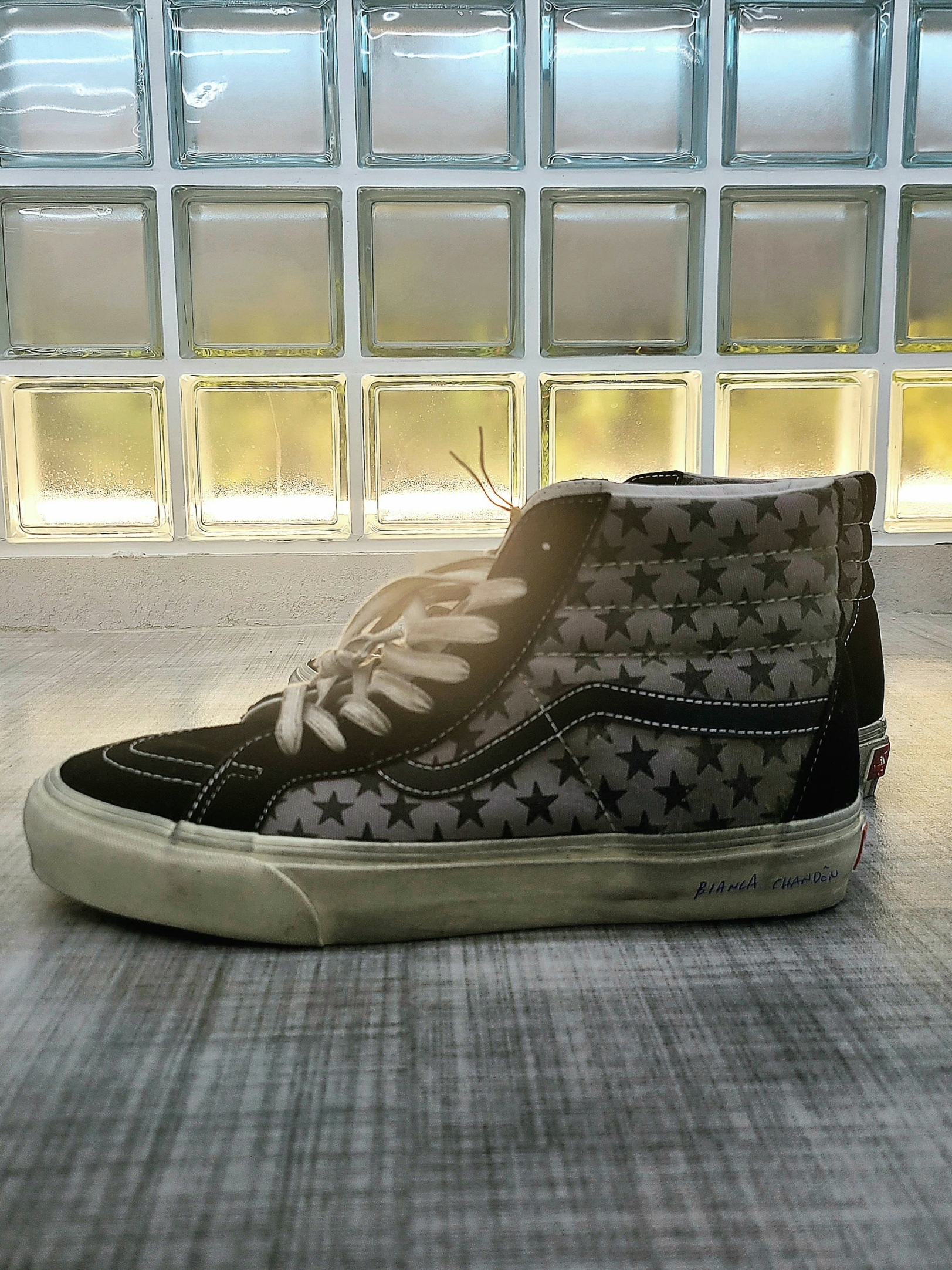 Vans Vault x Bianca Chandon Sk8-Hi Reissue LX Stressed Black Gray 착용 스타일
