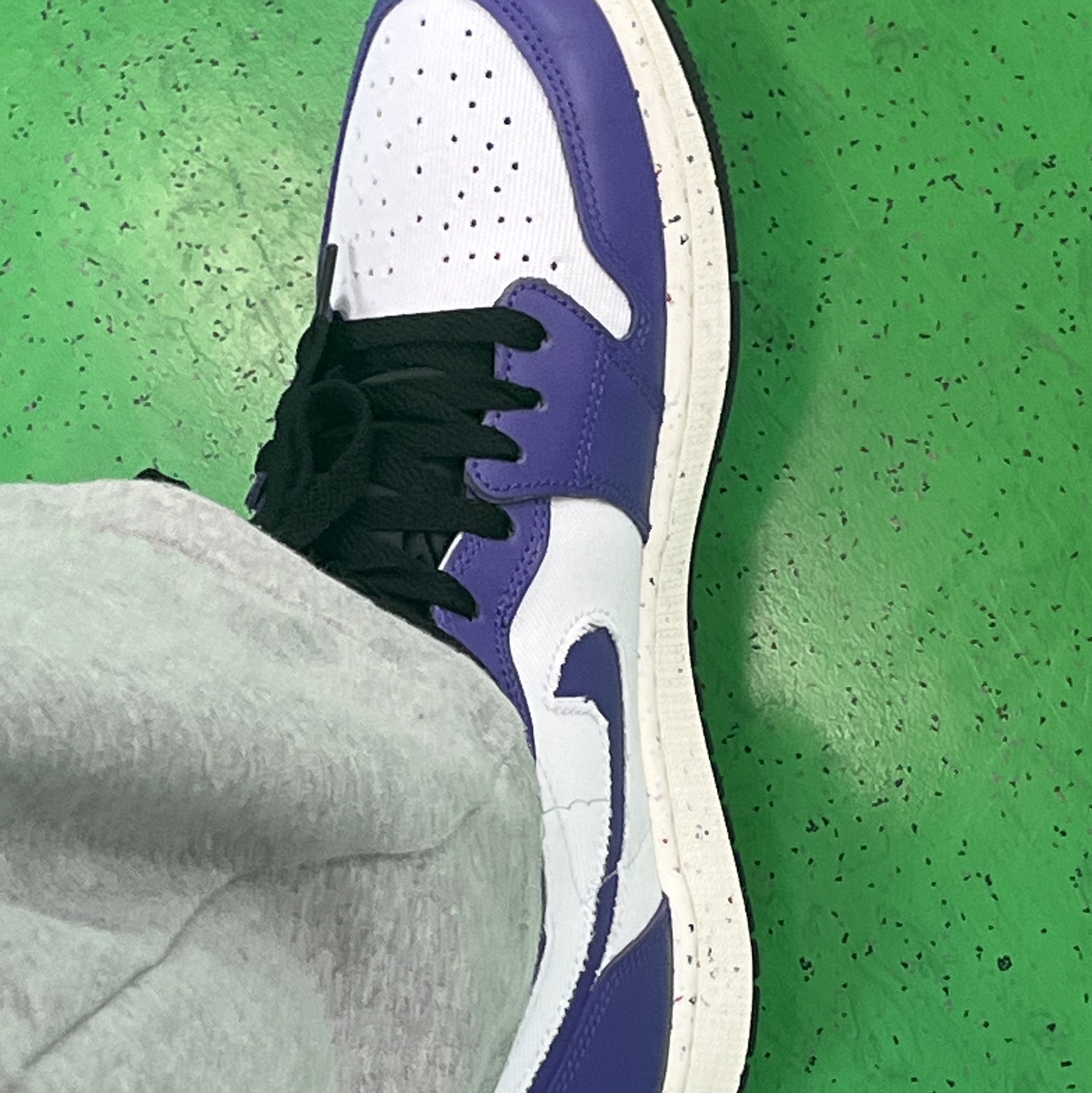 Jordan 1 Zoom Air CMFT Dark Iris 착용 스타일
