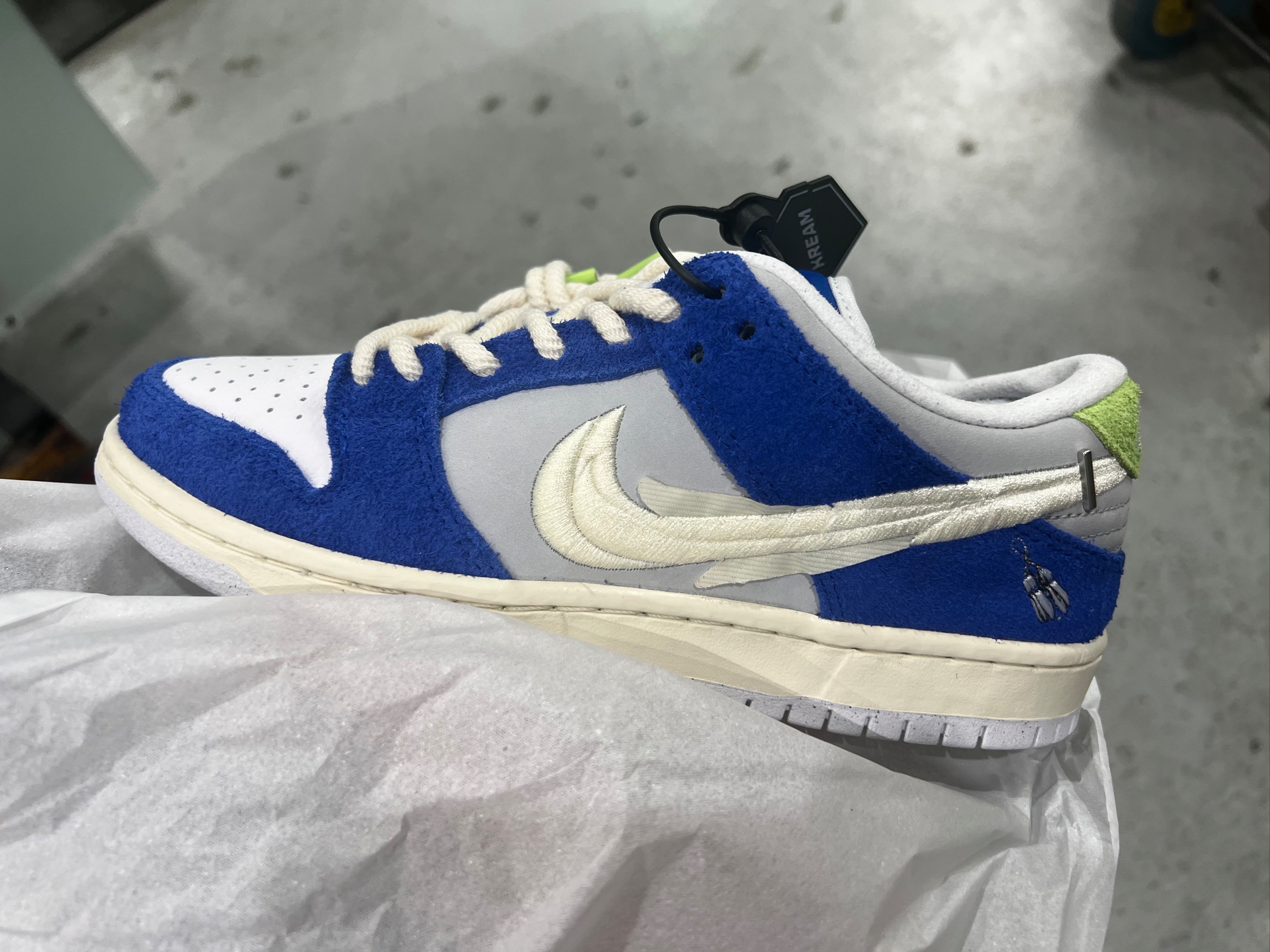 Nike x Fly Streetwear SB Dunk Low Pro Gardenia 착용 스타일