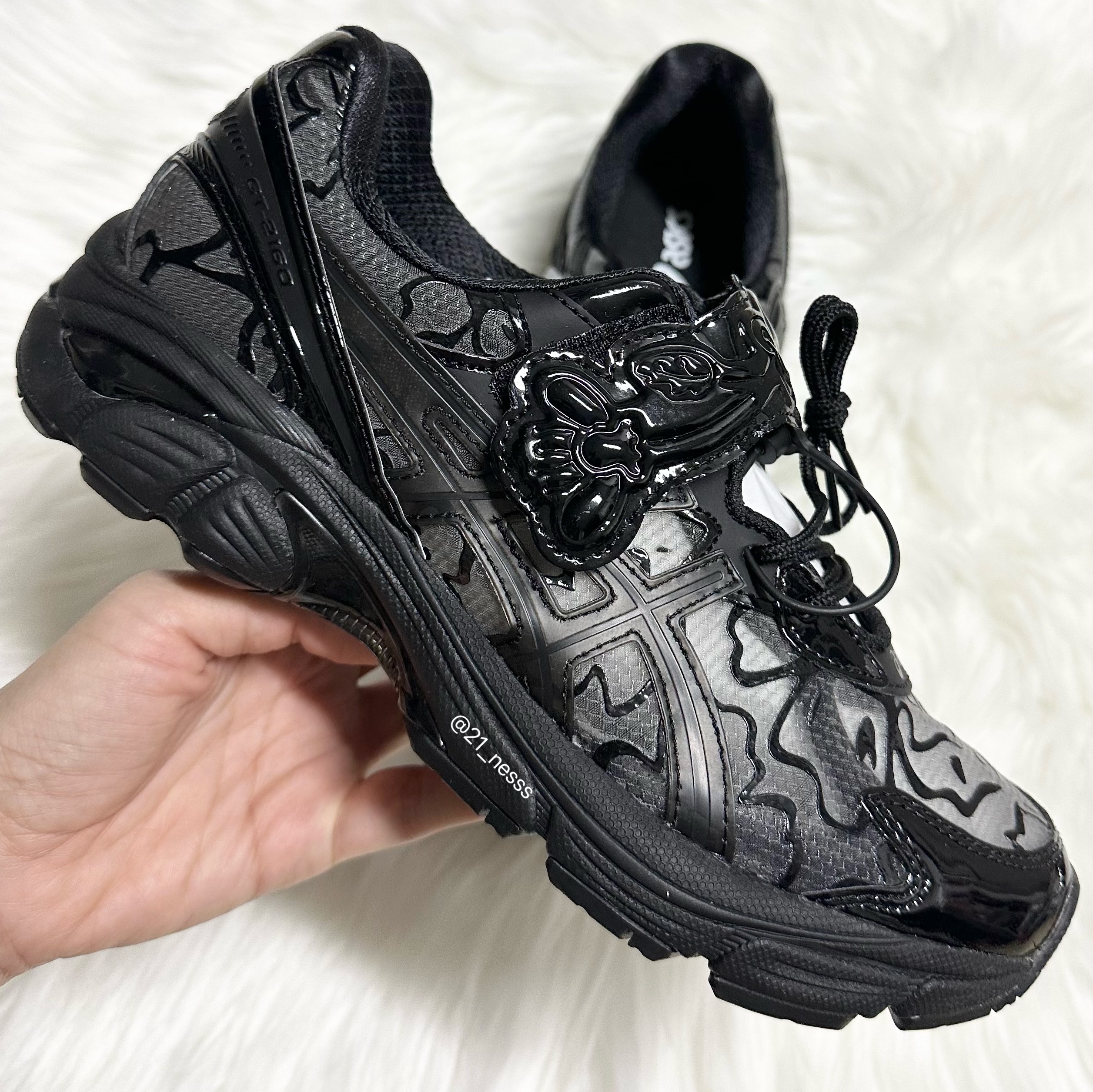 Asics x Cecilie Bahnsen GT-2160 Black 착용 스타일