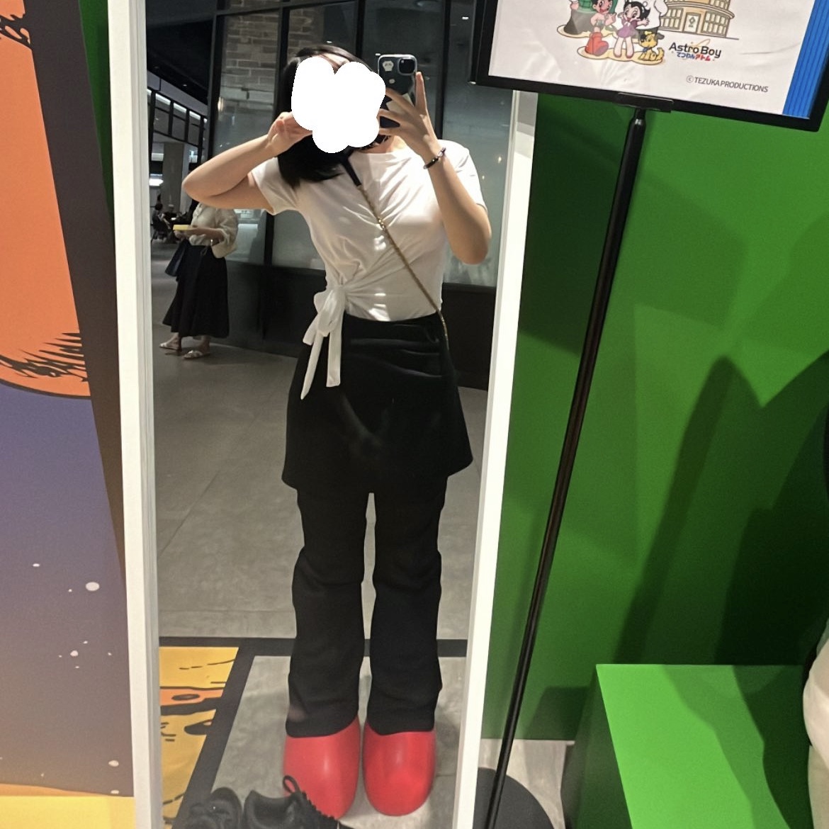 Miu Miu Matelasse Nappa Leather Mini Bag Black, (W) Nike Air Force 1 '07 Low Triple Black 착용 스타일