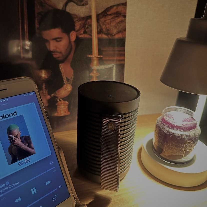[12% 쿠폰] Bang & Olufsen Beosound Explore Black Anthracite 착용 스타일