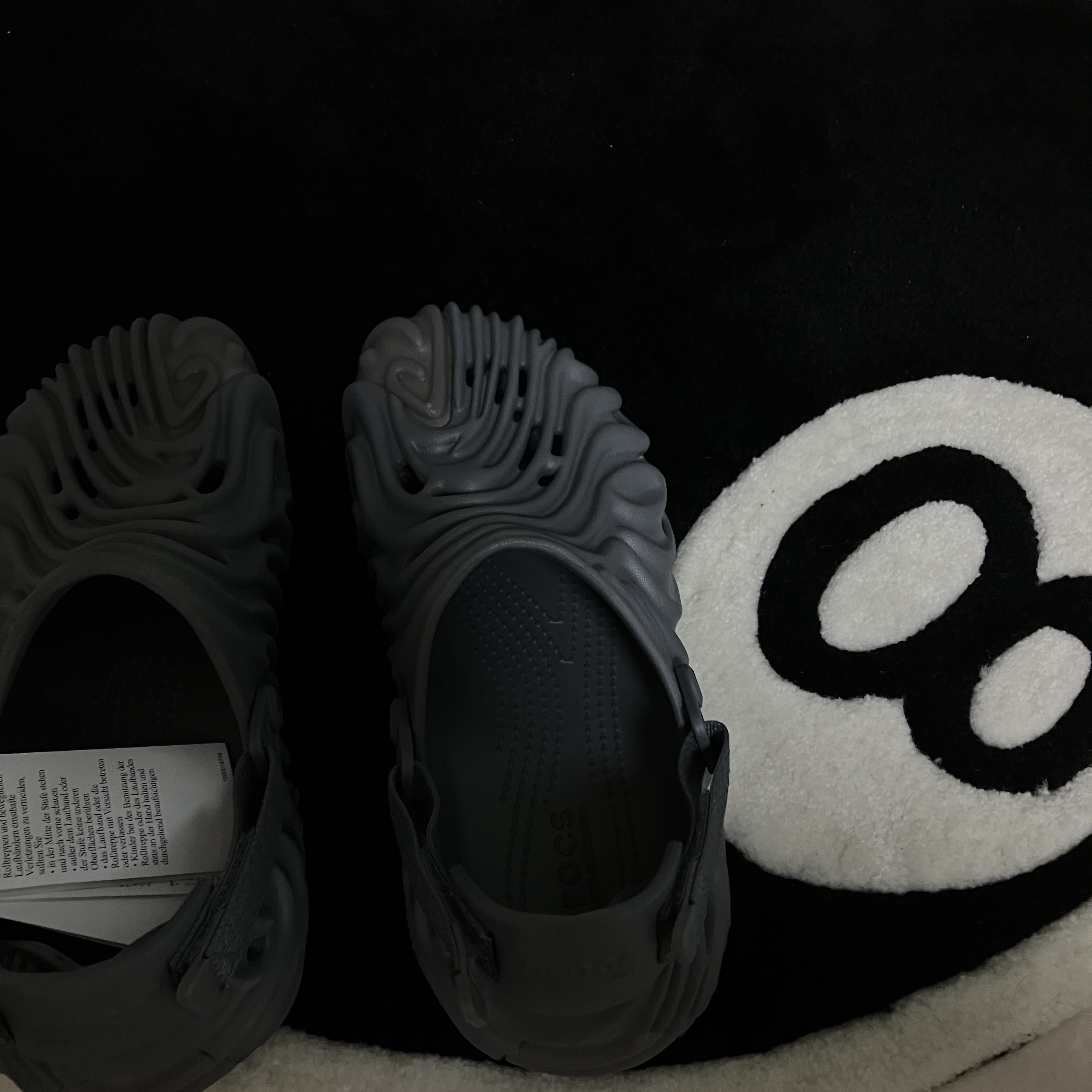 Crocs x Salehe Bembury Pollex Clog Niagara 착용 스타일