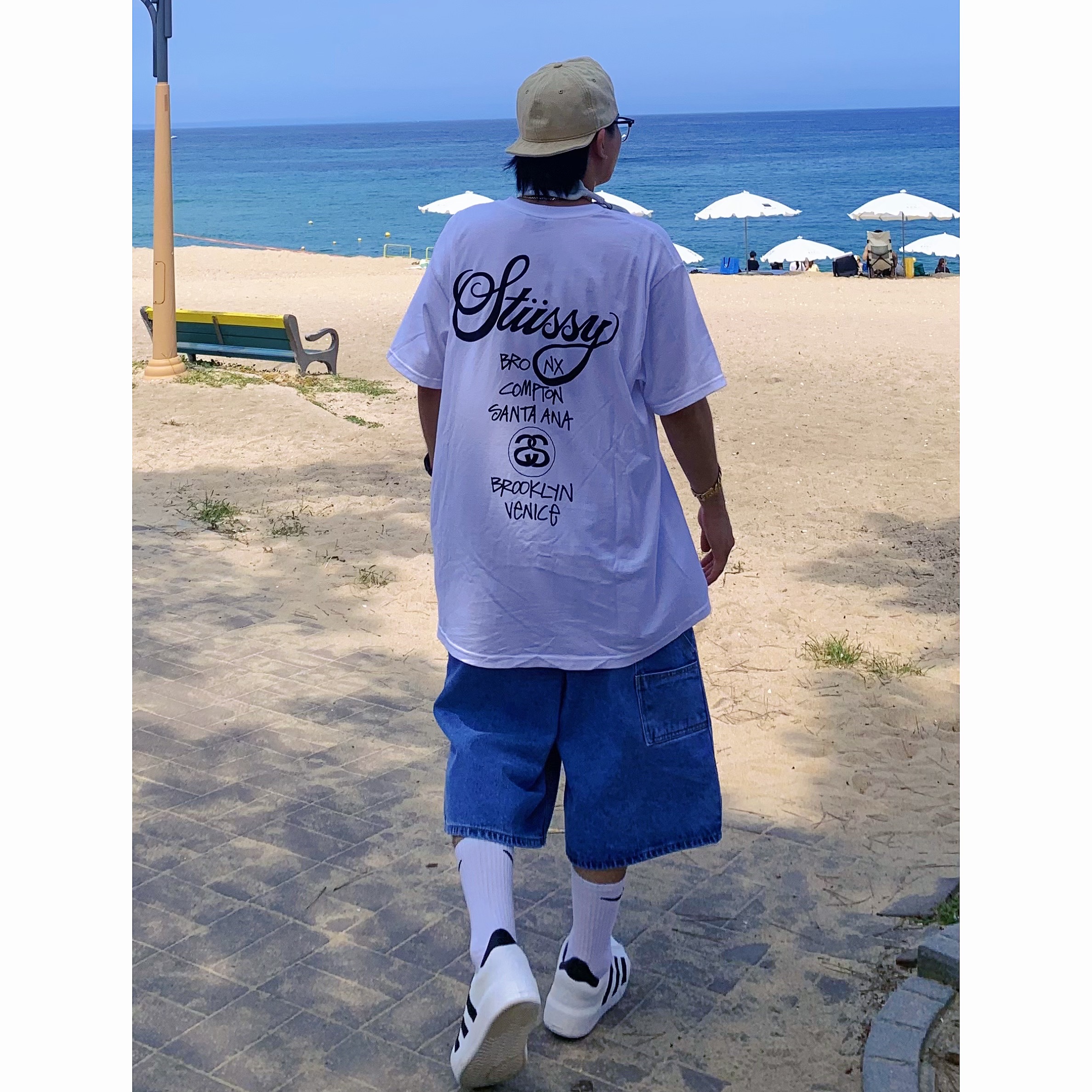 Apple AirPods Max Lightning Silver (Korean Ver.), Stussy World Tour T-Shirt White 2023 착용 스타일 - 1