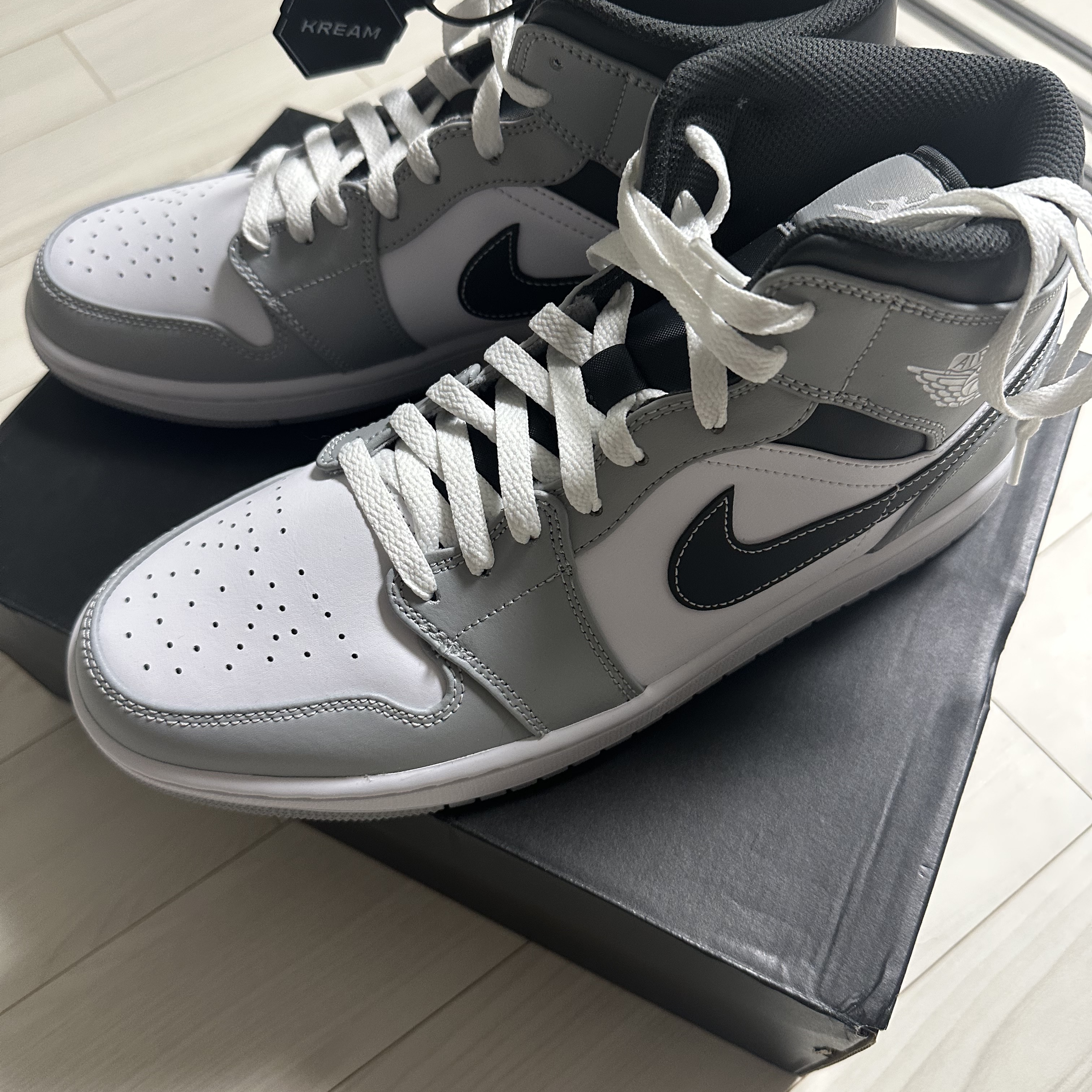 Jordan 1 Mid Light Smoke Grey Anthracite 착용 스타일