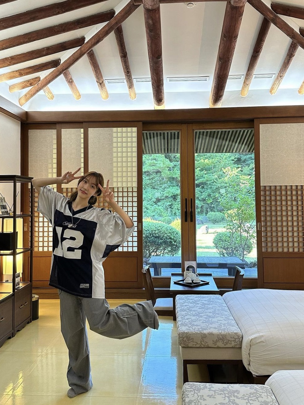 2000Archives Football T-Shirt Navy 착용 스타일