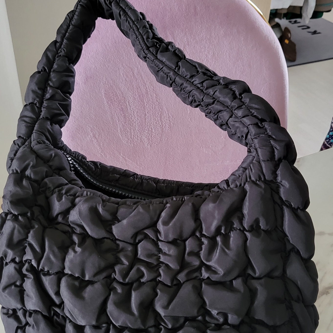 COS Quilted Mini Bag Black 착용 스타일