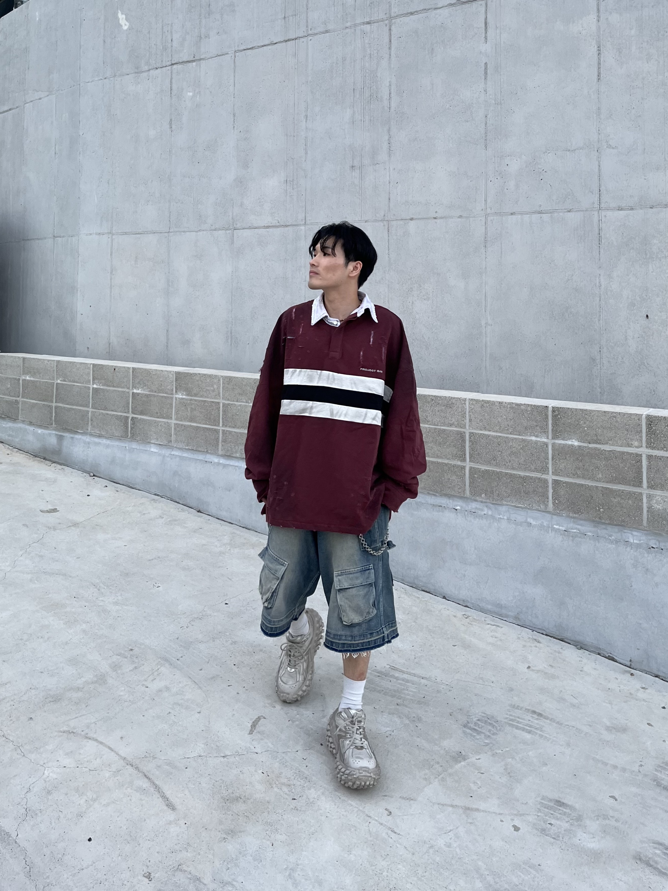 Project G/R Bullied Polo Shirts Burgundy, Balenciaga Defender Sneakers Beige 착용 스타일 - 4