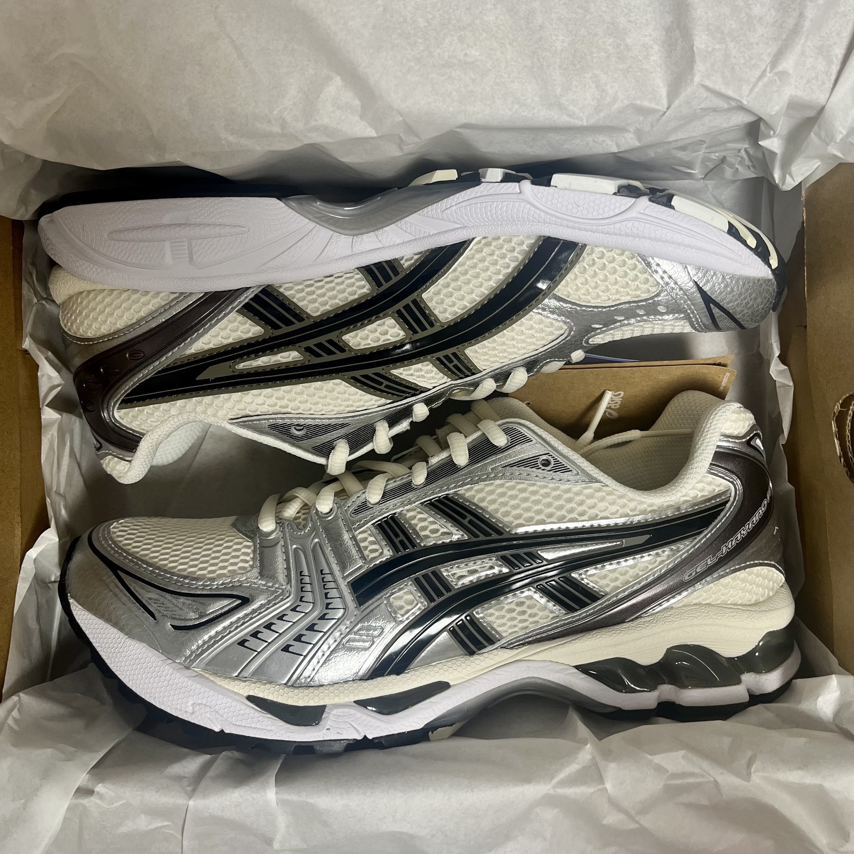 Asics Gel-Kayano 14 Cream Black 착용 스타일