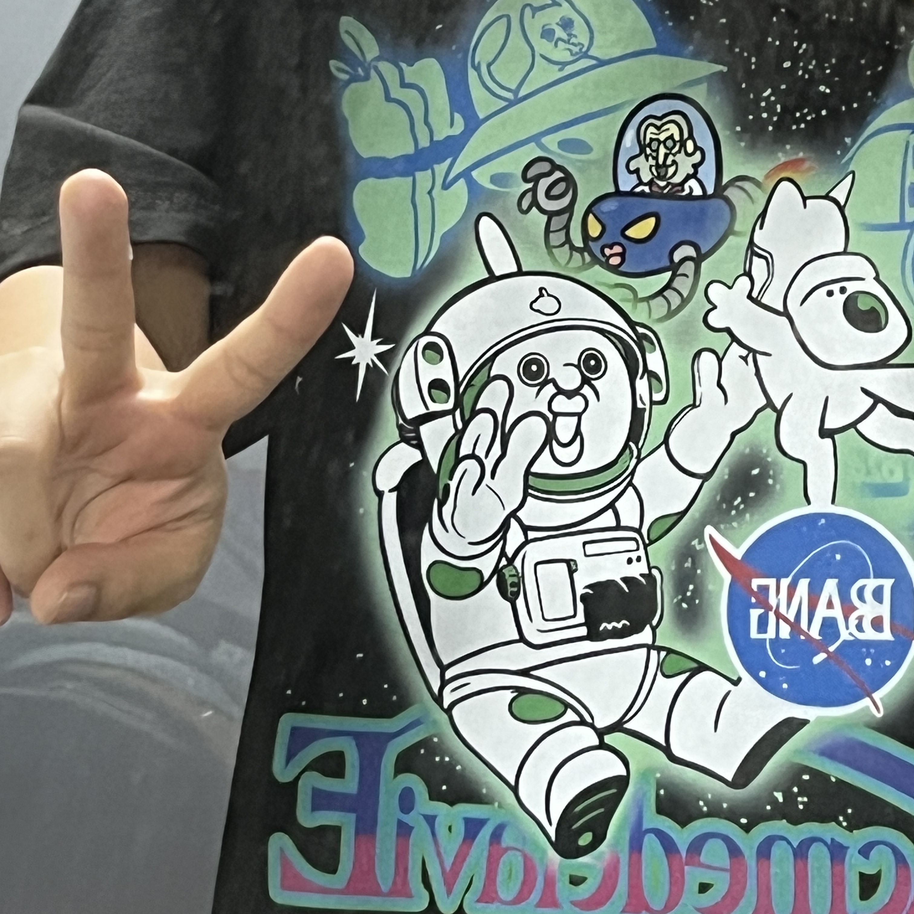 Bbangbbang x Acme De La Via Universe T-Shirt Black 착용 스타일