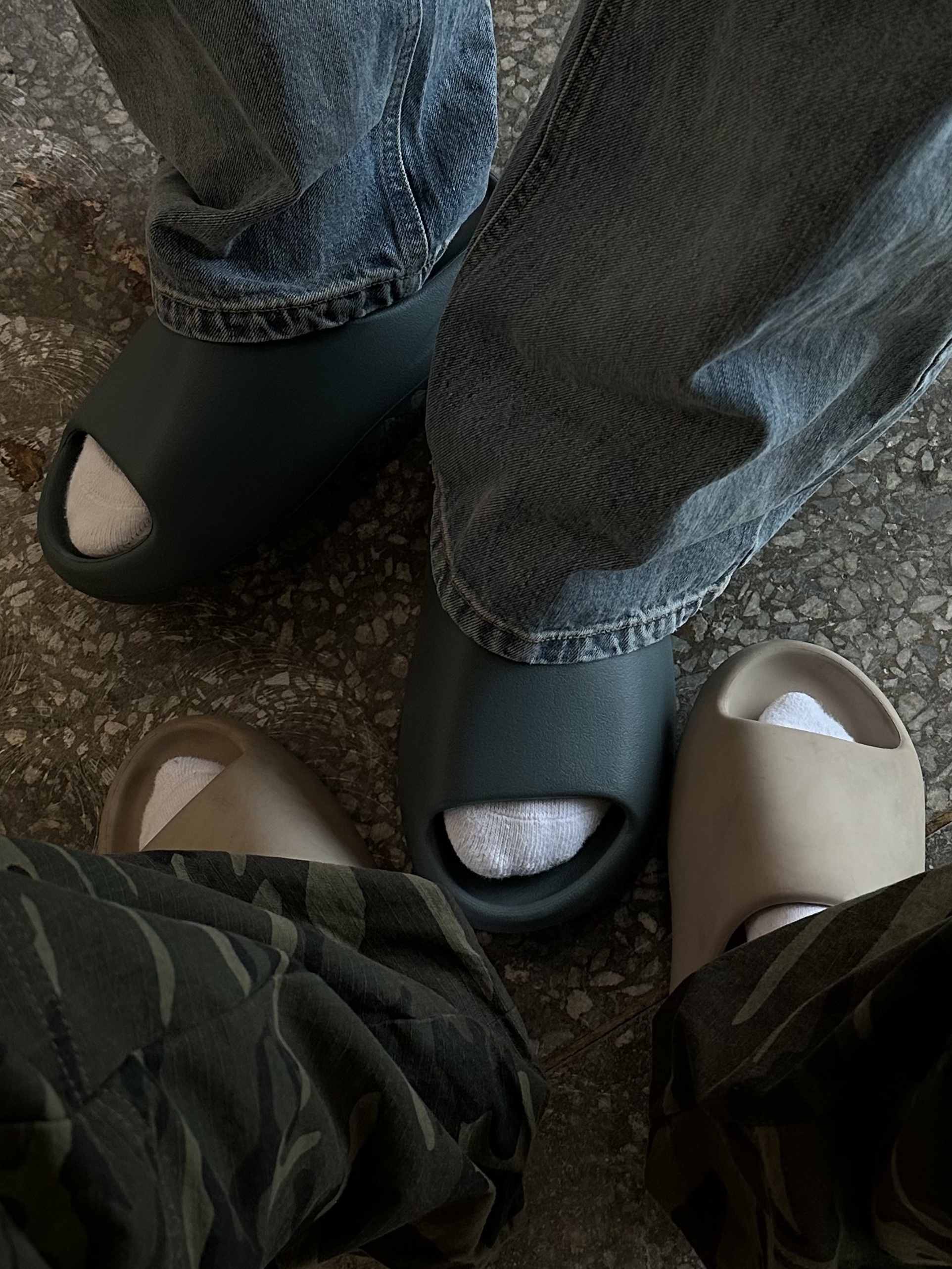 Adidas Yeezy Slide Pure - Re-Release Ver., Adidas Yeezy Slide Pure 착용 스타일 - 2