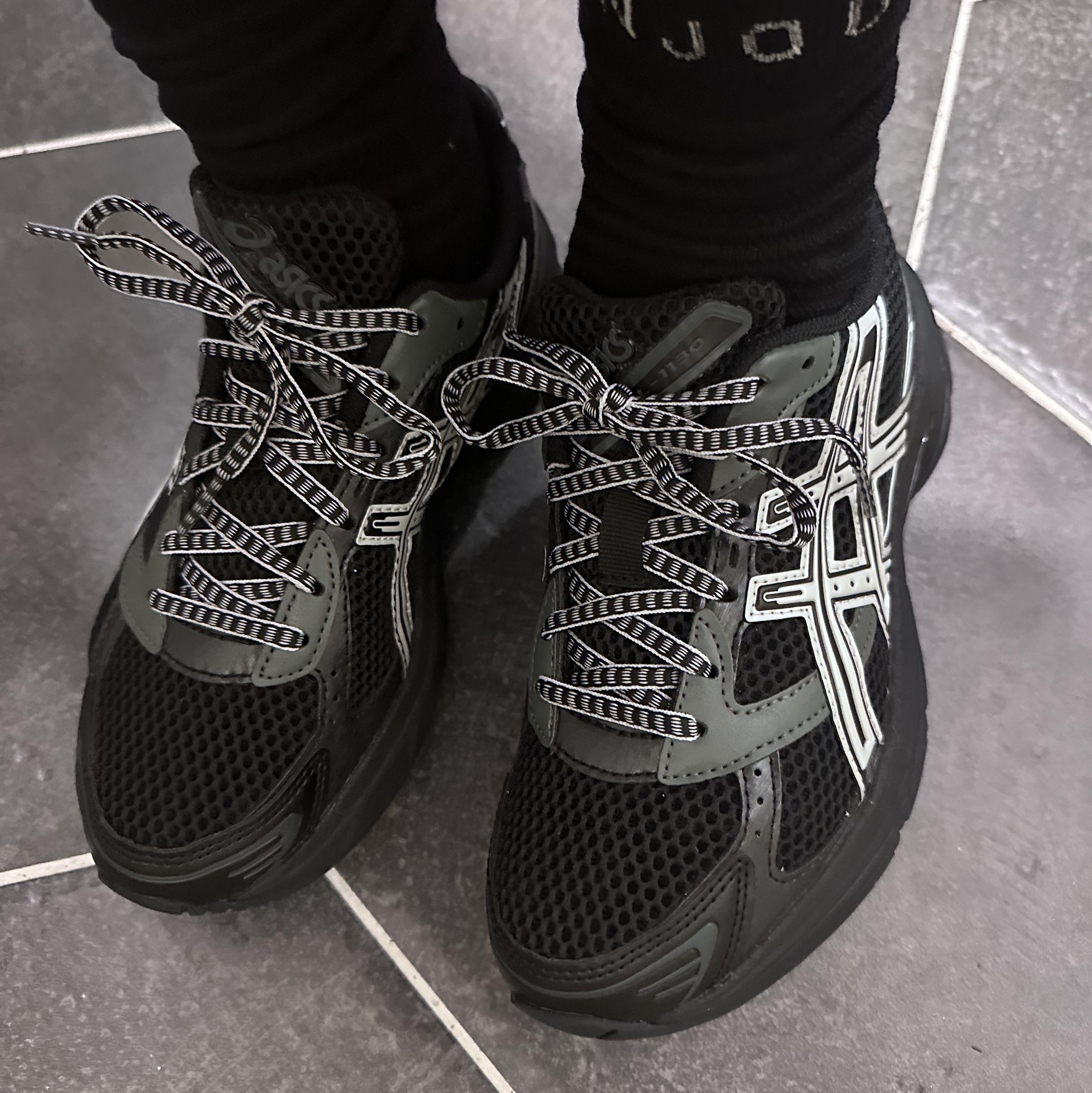 Asics Gel-1130 Black Glacier Grey - Folder Exclusive 착용 스타일